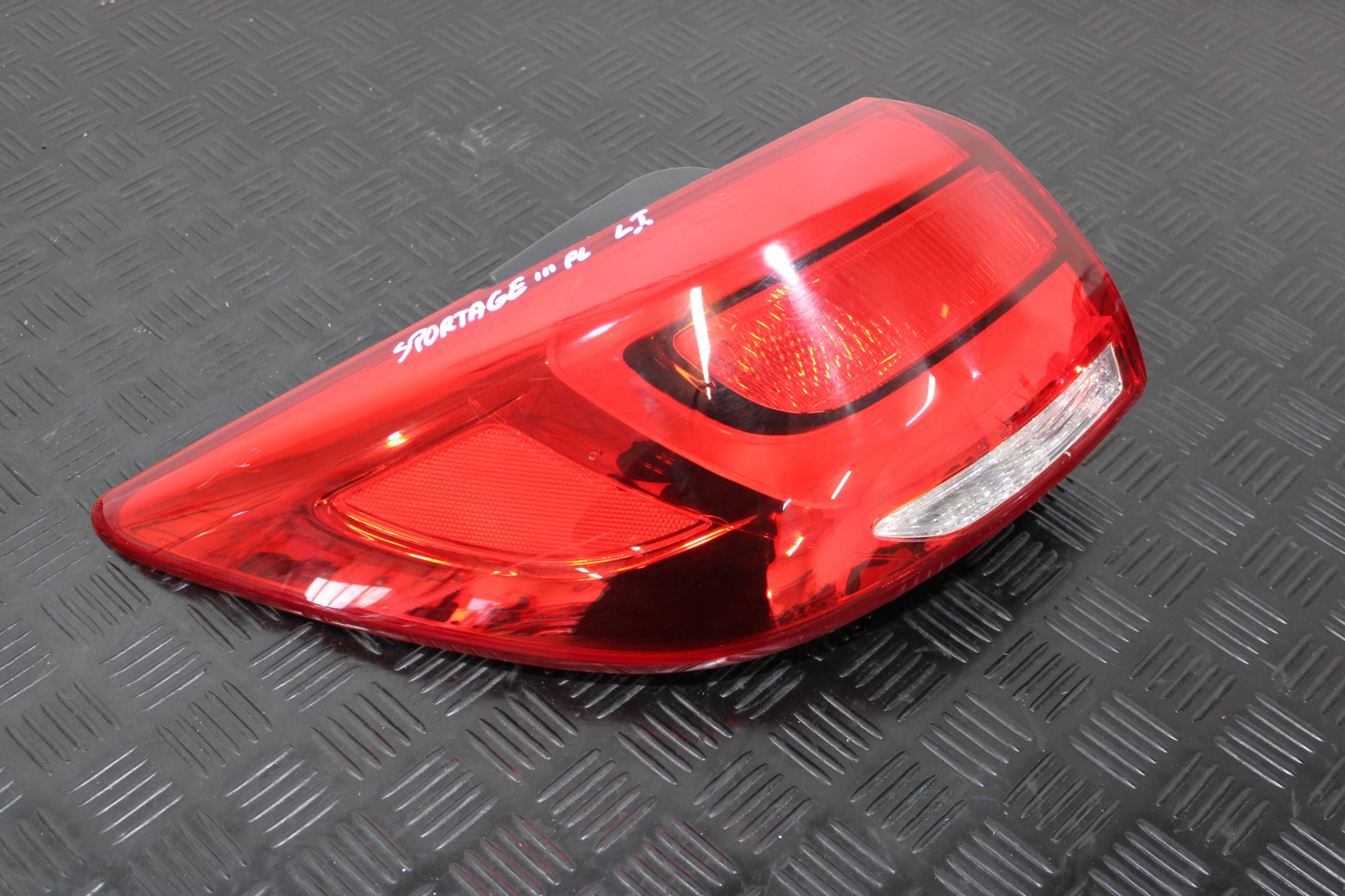 light left rear part rear KIA SPORTAGE III 3 LIFT