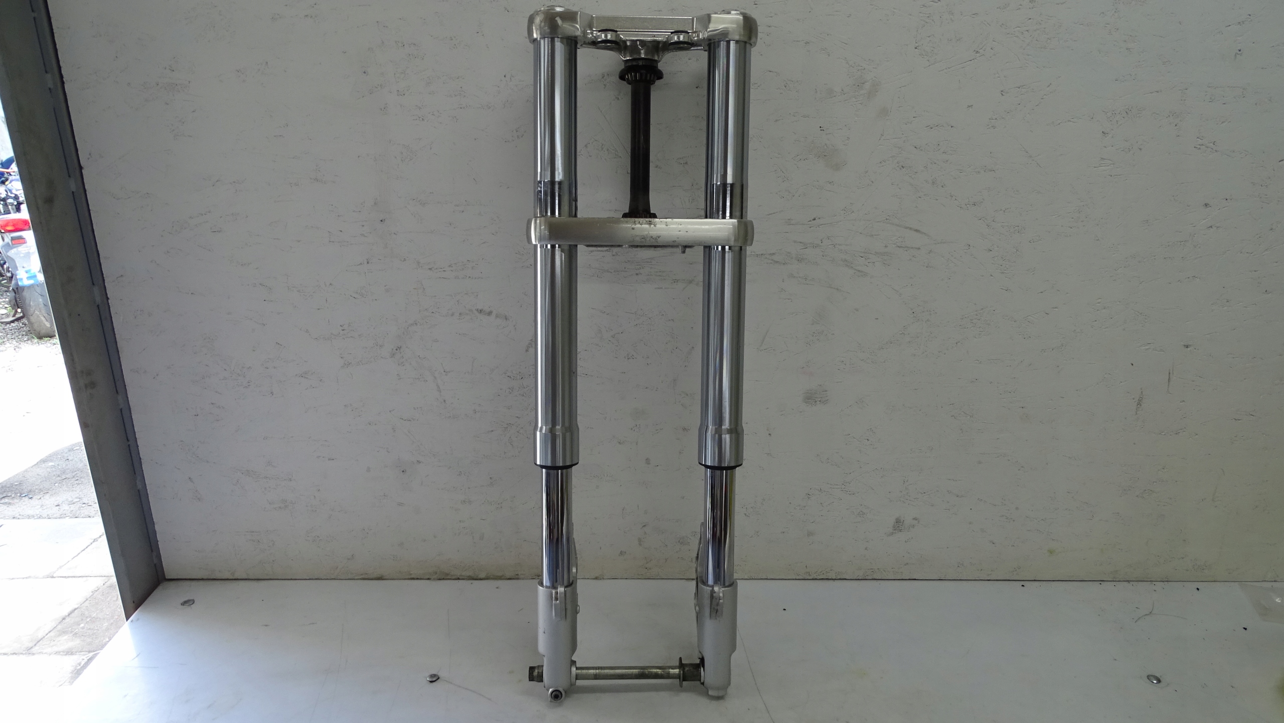 Suzuki Marauder VZ 800 Lagi передняя подвеска