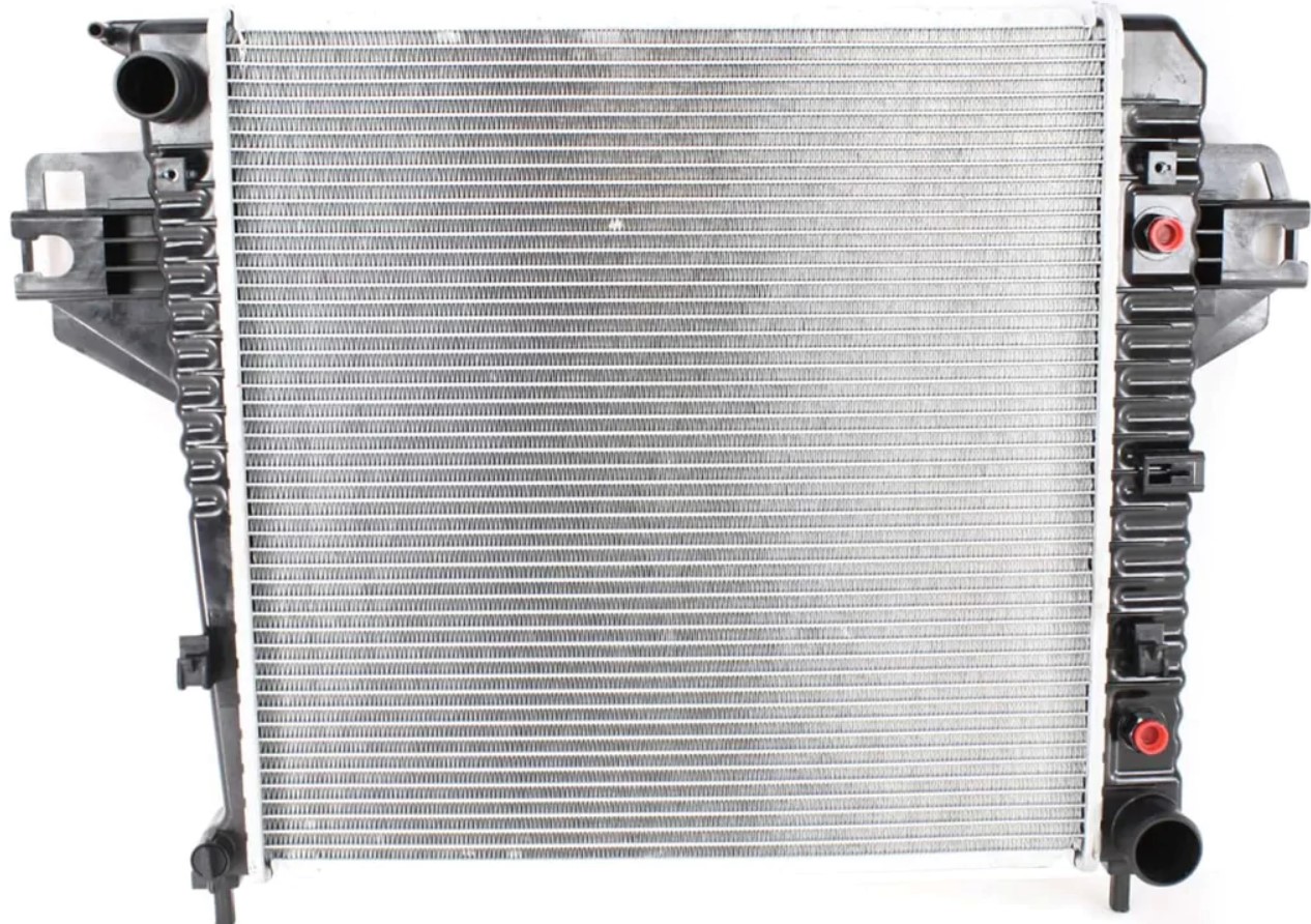 CHŁODNICA WODY JEEP CHEROKEE LIBERTY KJ 3.7 01-07