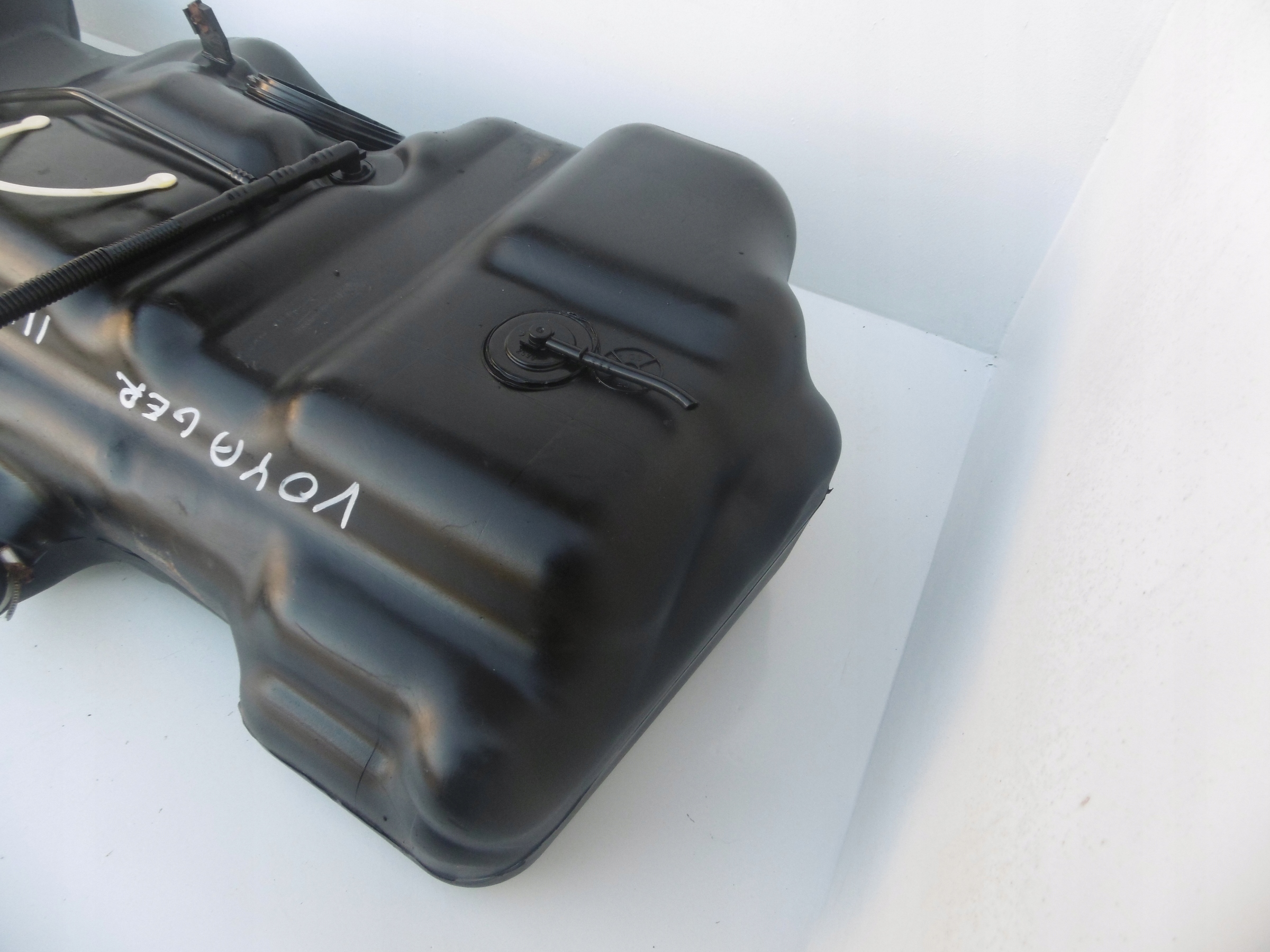 tank kraftstofftank CHRYSLER VOYAGER III 2.5 TD