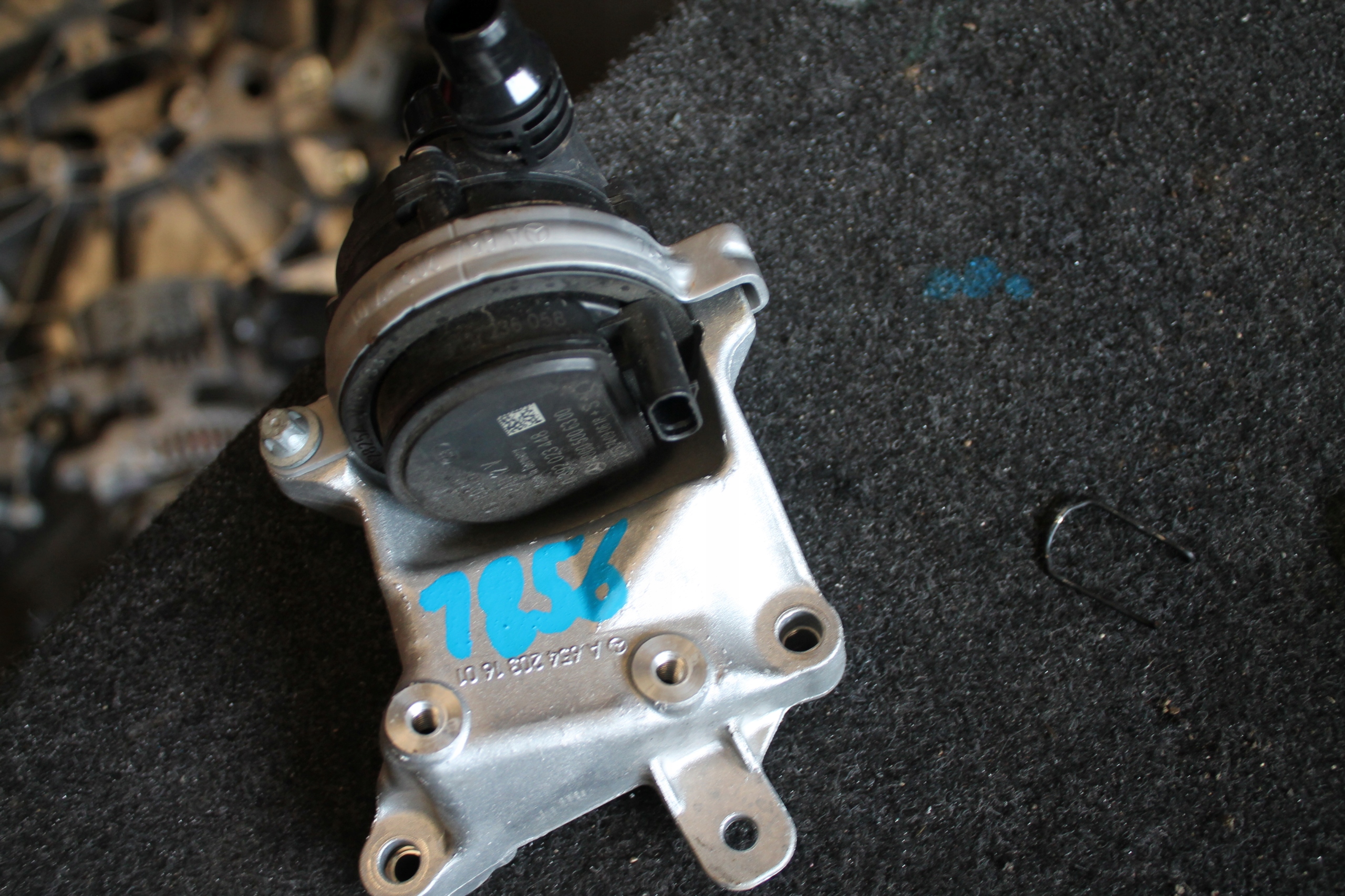 1856. water pump MERCEDES A0005006300