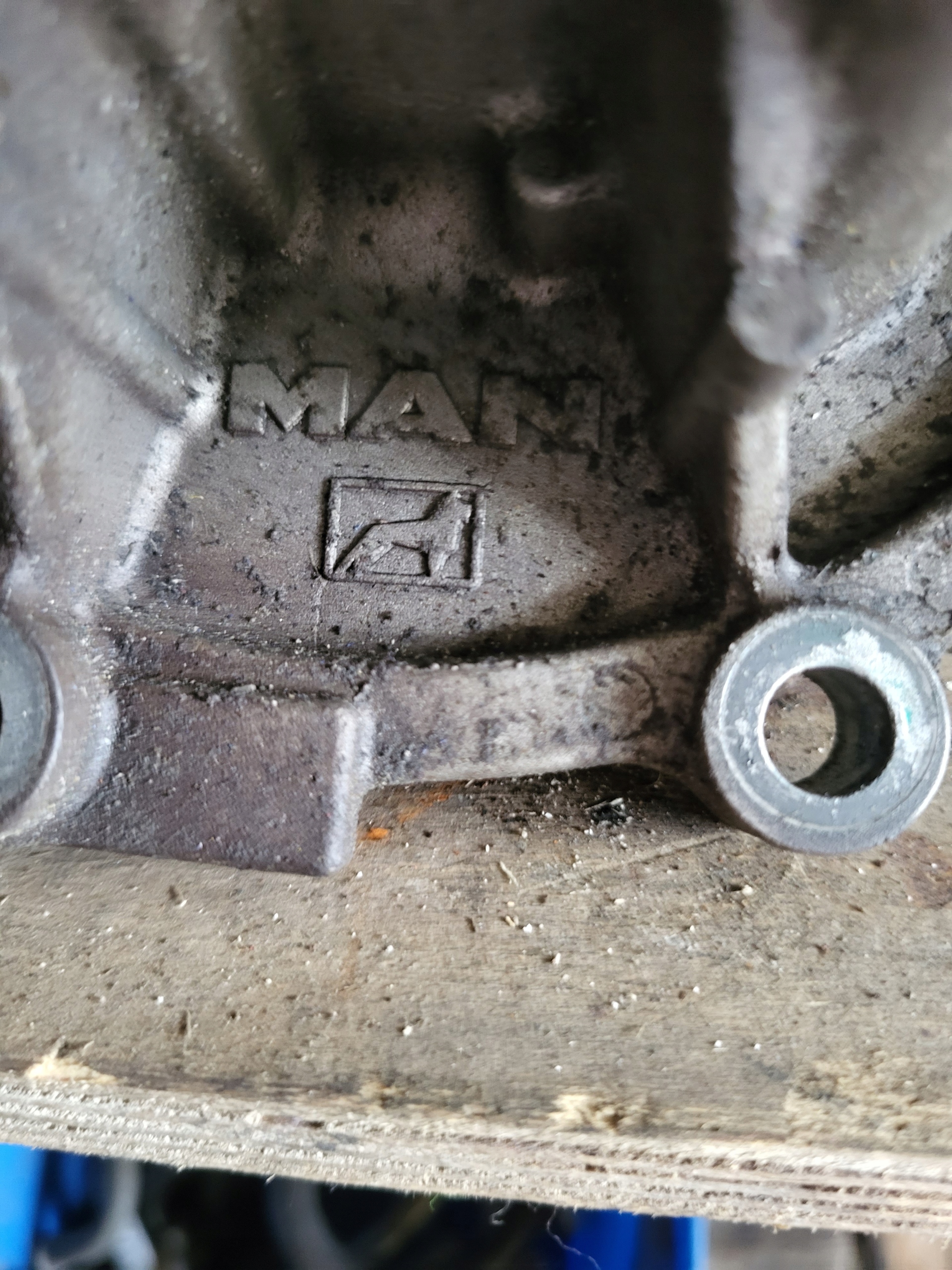 Pompa Wody MAN TGX TGA TGS 51065011507 Producent części MAN OE