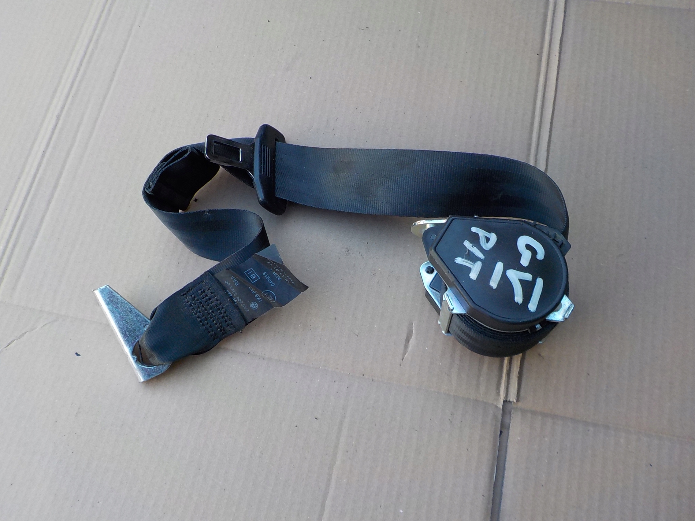 Gurten Sicherheits rechts heck vw golf V 5D HB 1K6857806N