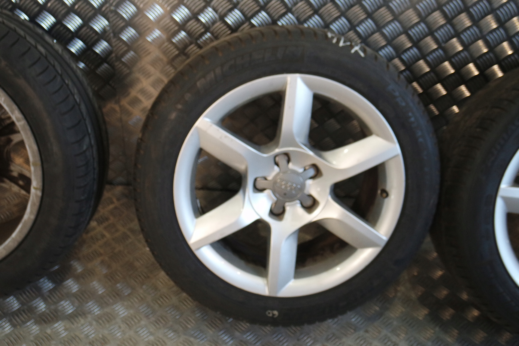 ALUFELGI KOLA LATO AUDI A5 8T 8T0601025D 17' Y14 Rodzaj felg Aluminiowe