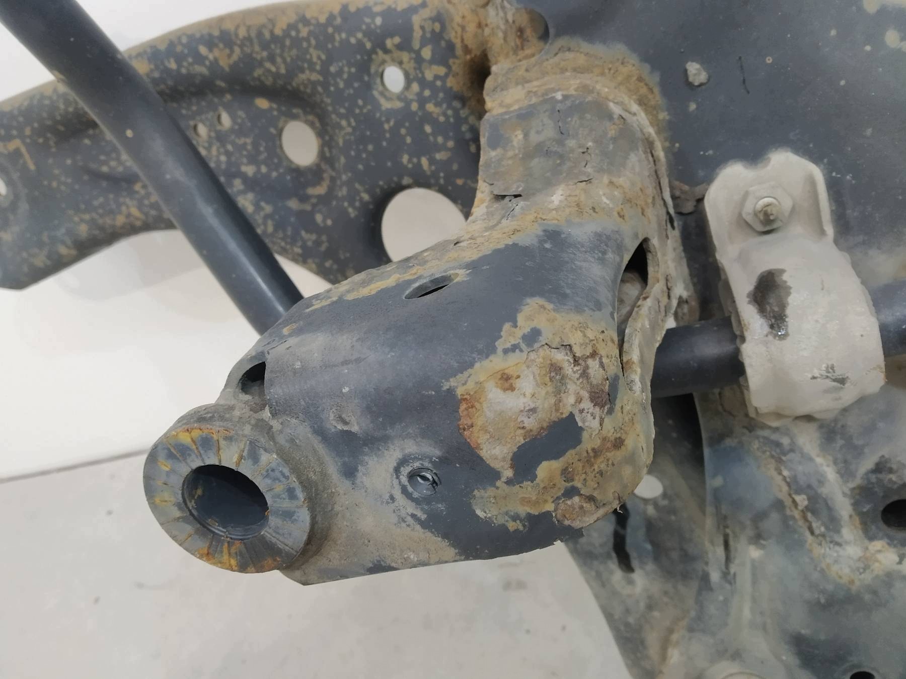axle beam springing front arm Skoda Octavia III (2012-2020 )