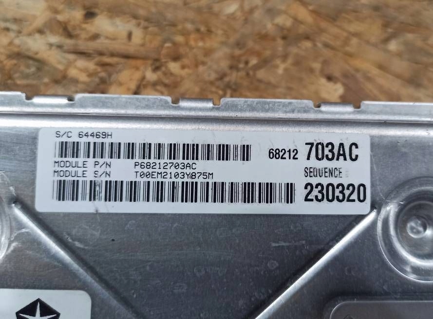 control unit computer of the engine ECU Dodge Charger Challenger 5.7 HEMI v8 2015