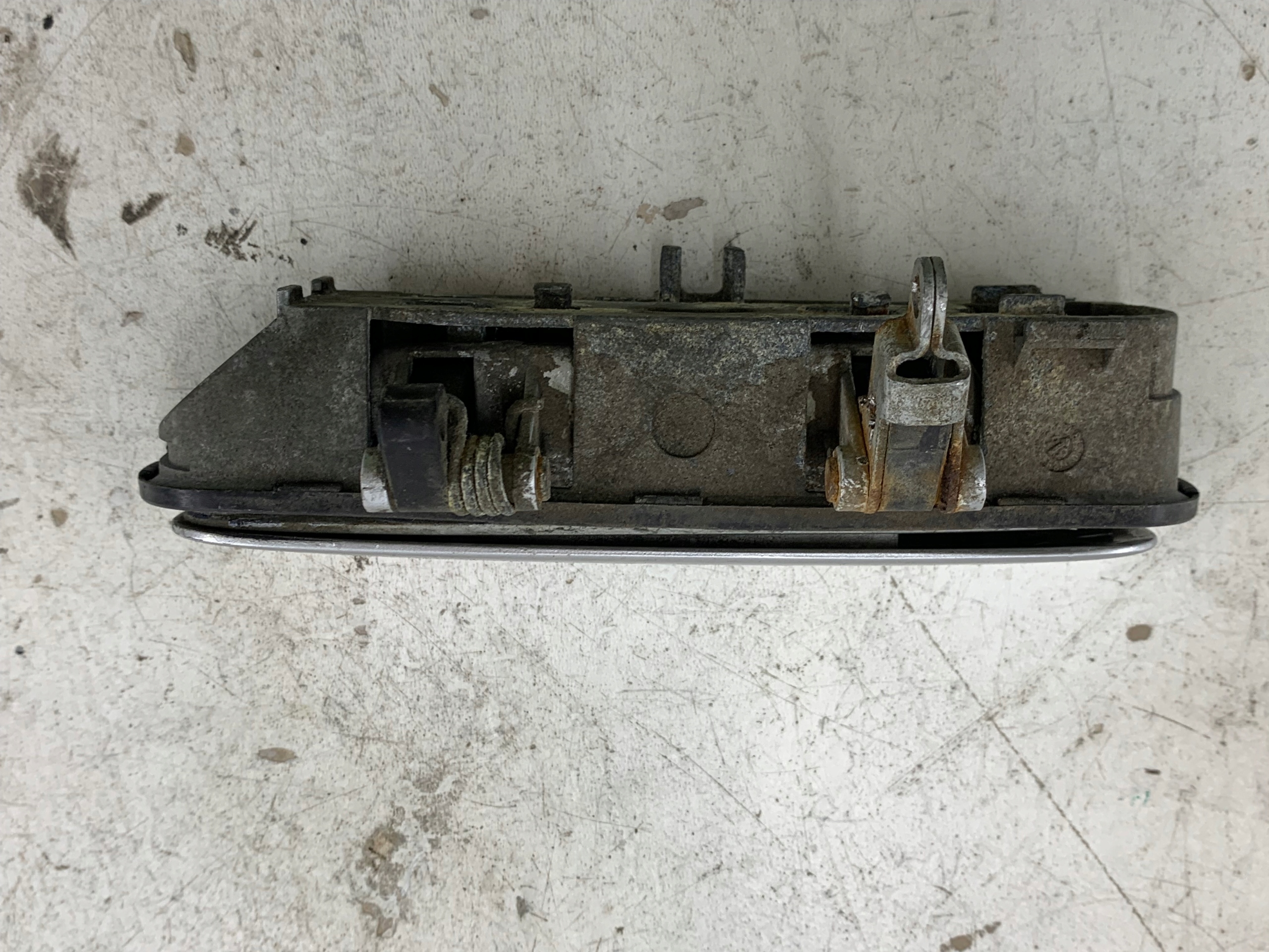 AUDI A6 C6 handle exterior left rear part LY7W