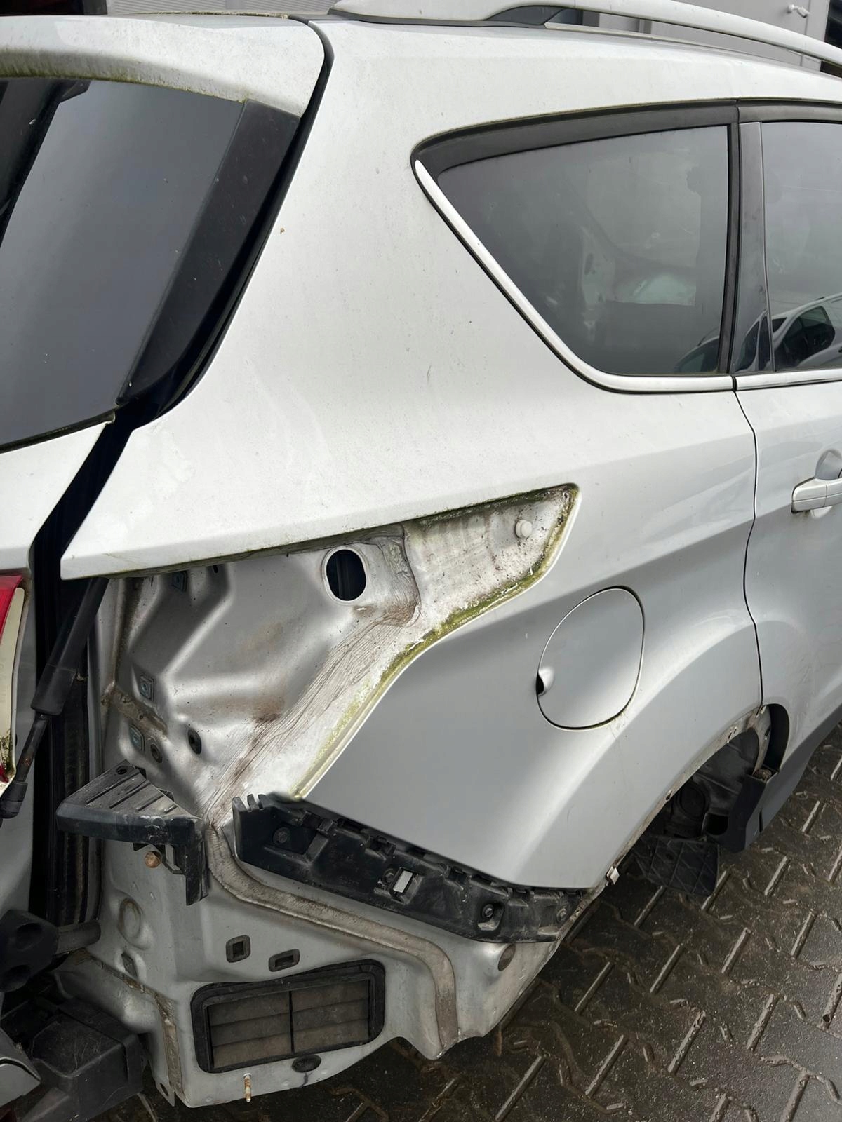 FORD KUGA MK2 ESCAPE quarter right rear part BLOTNI MOONDUST SILVER (METALLIC)