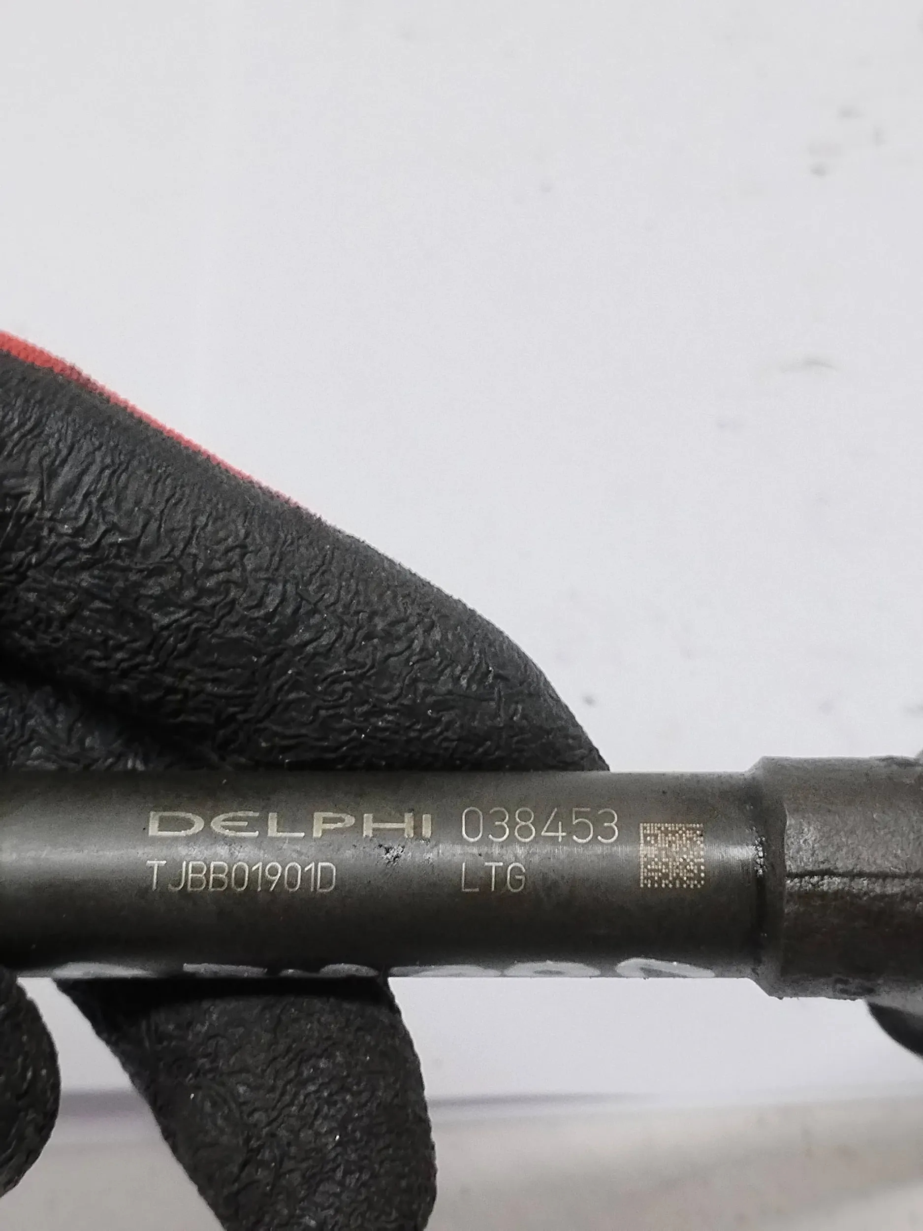 nozzle injector OPEL CORSA C 1.7 DI TJBB01901D