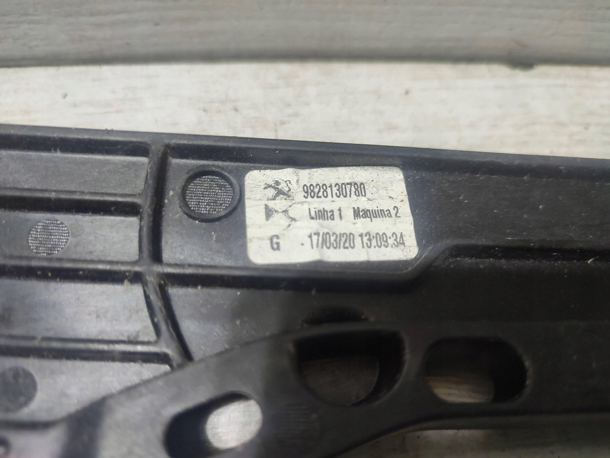Peugeot 2008 II 2020 front left electrical window regulator door front