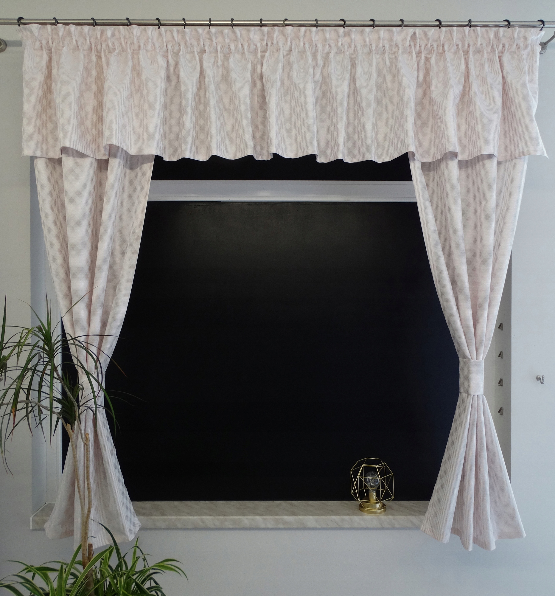 Mg Záclony+ Lambrekýn 300 cm Mřížka světle růžová pol