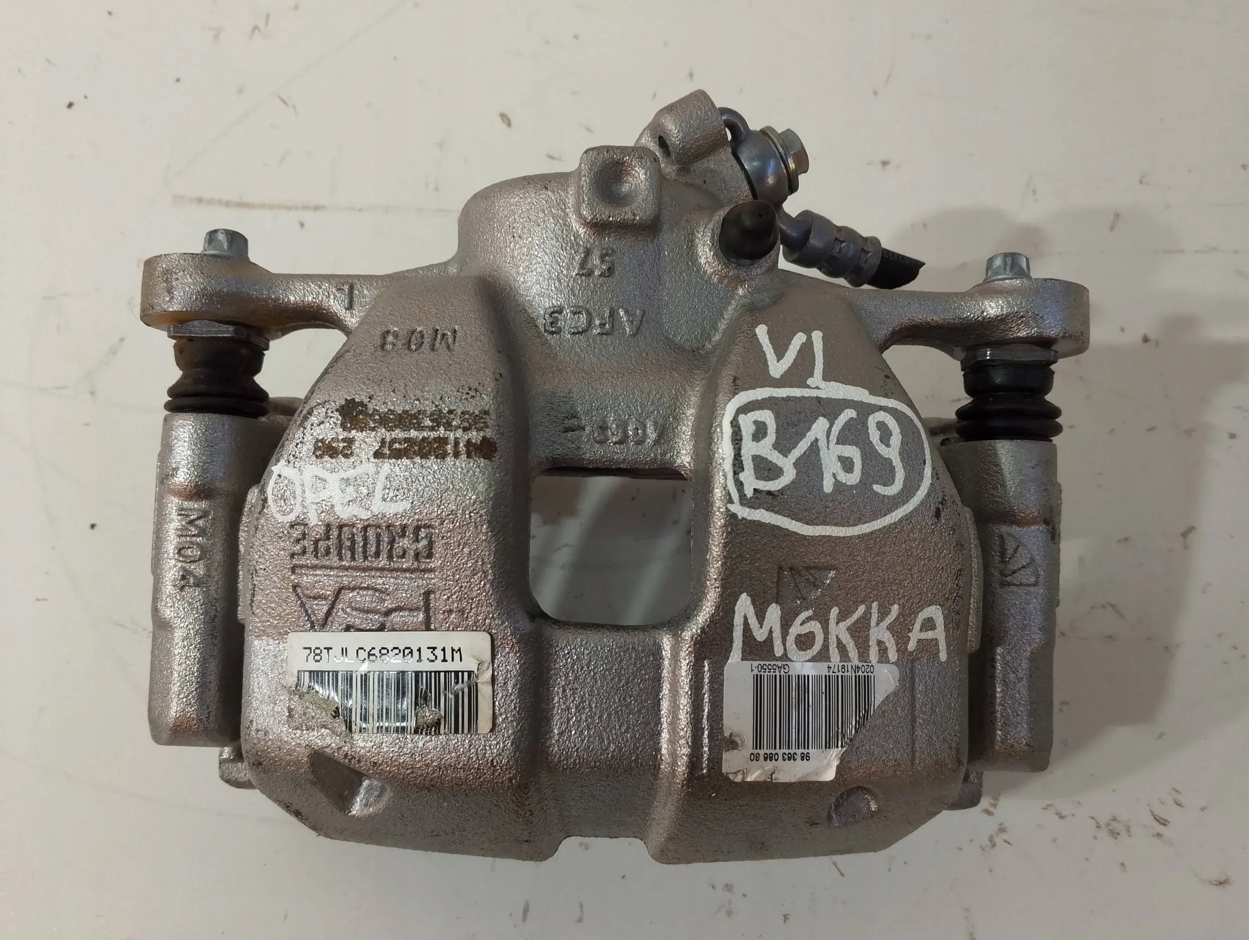 Opel Mokka B caliper brake front left below discs 302 mm (B169)