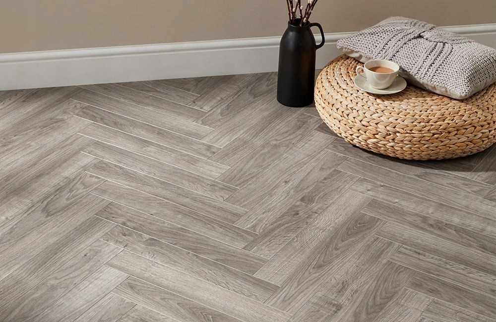 Panele Podłogowe Jodełka BerryAlloc Chateau plus Java Light Grey Długość 50.4 cm