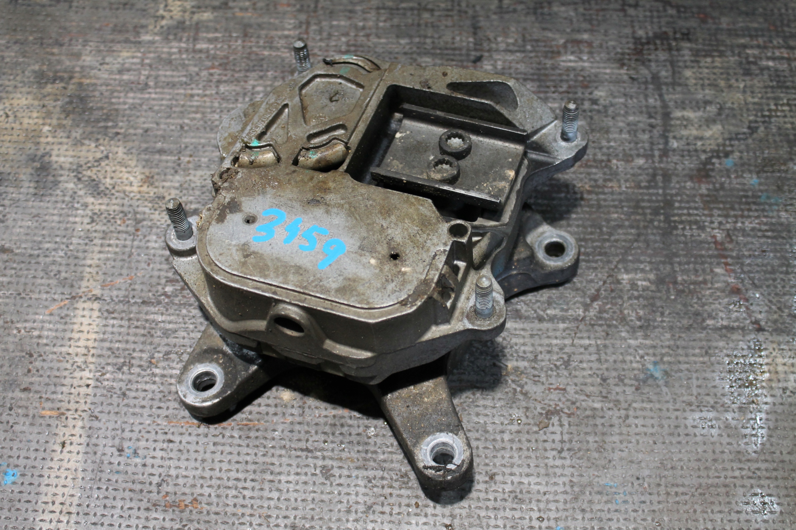 3459. holder engine mount VW AUDI 4M0399153AB 4M0399115P