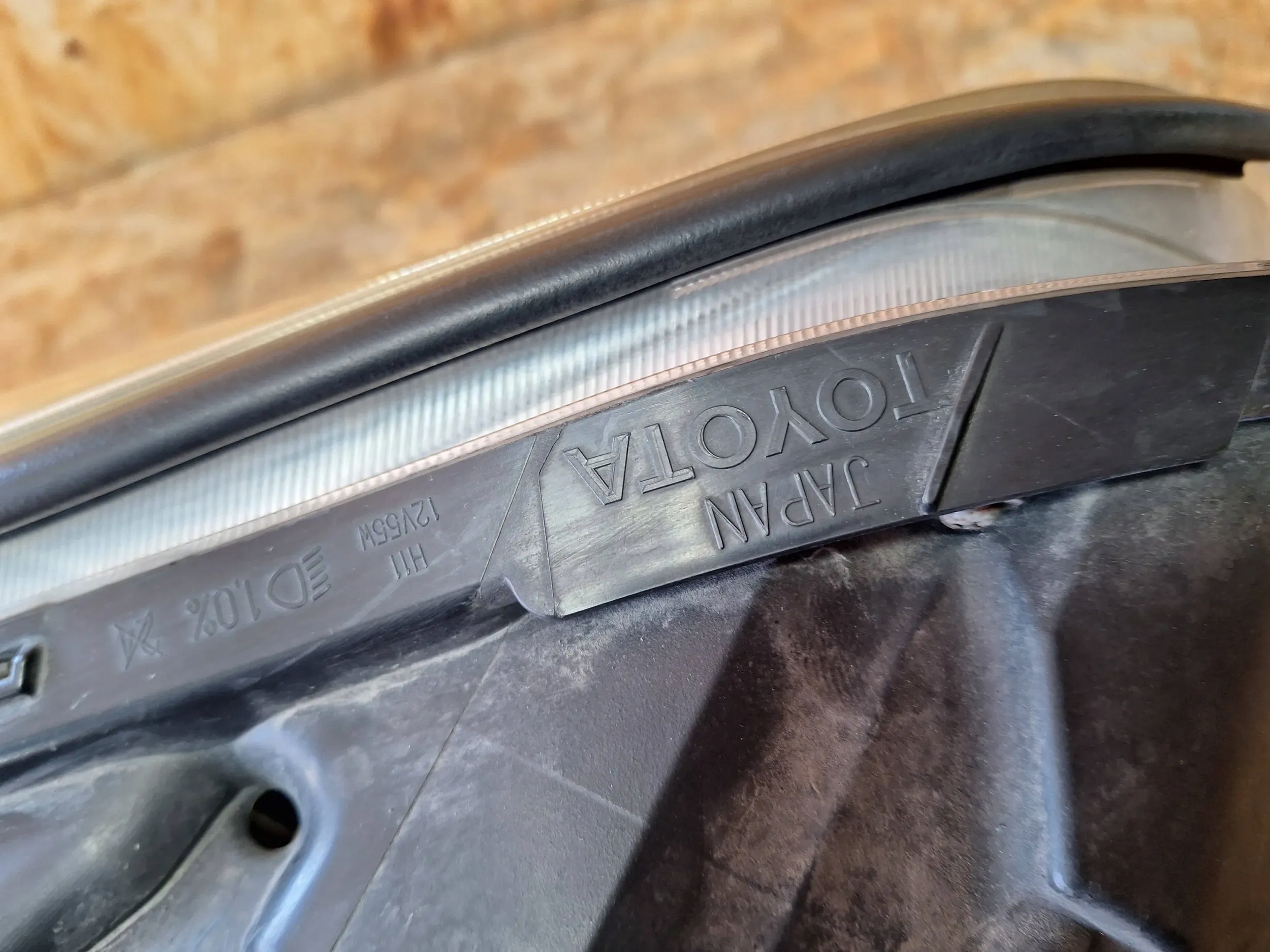 light front left Toyota Corolla E15 06- lens