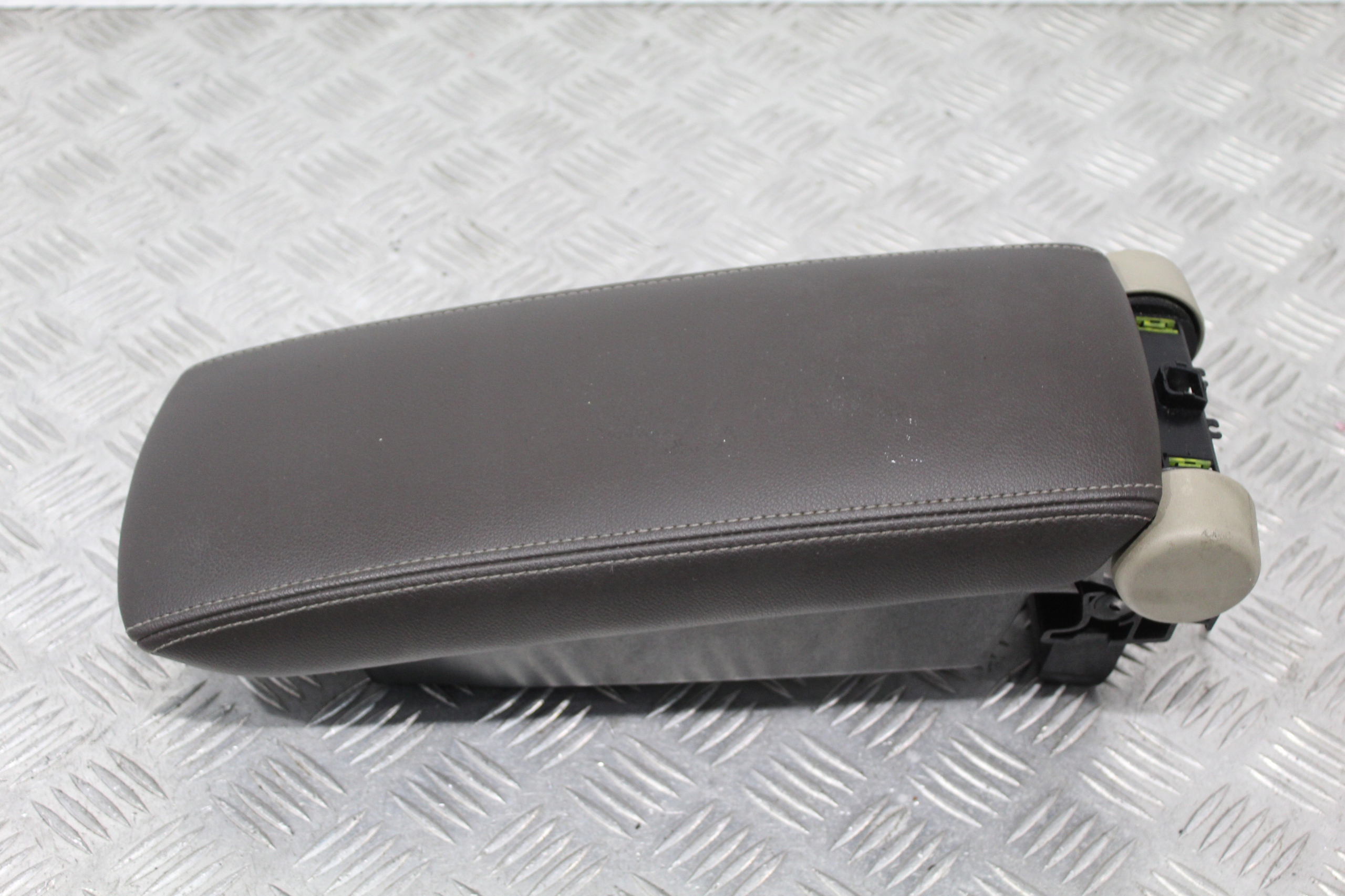 подлокотник renault SCENIC III