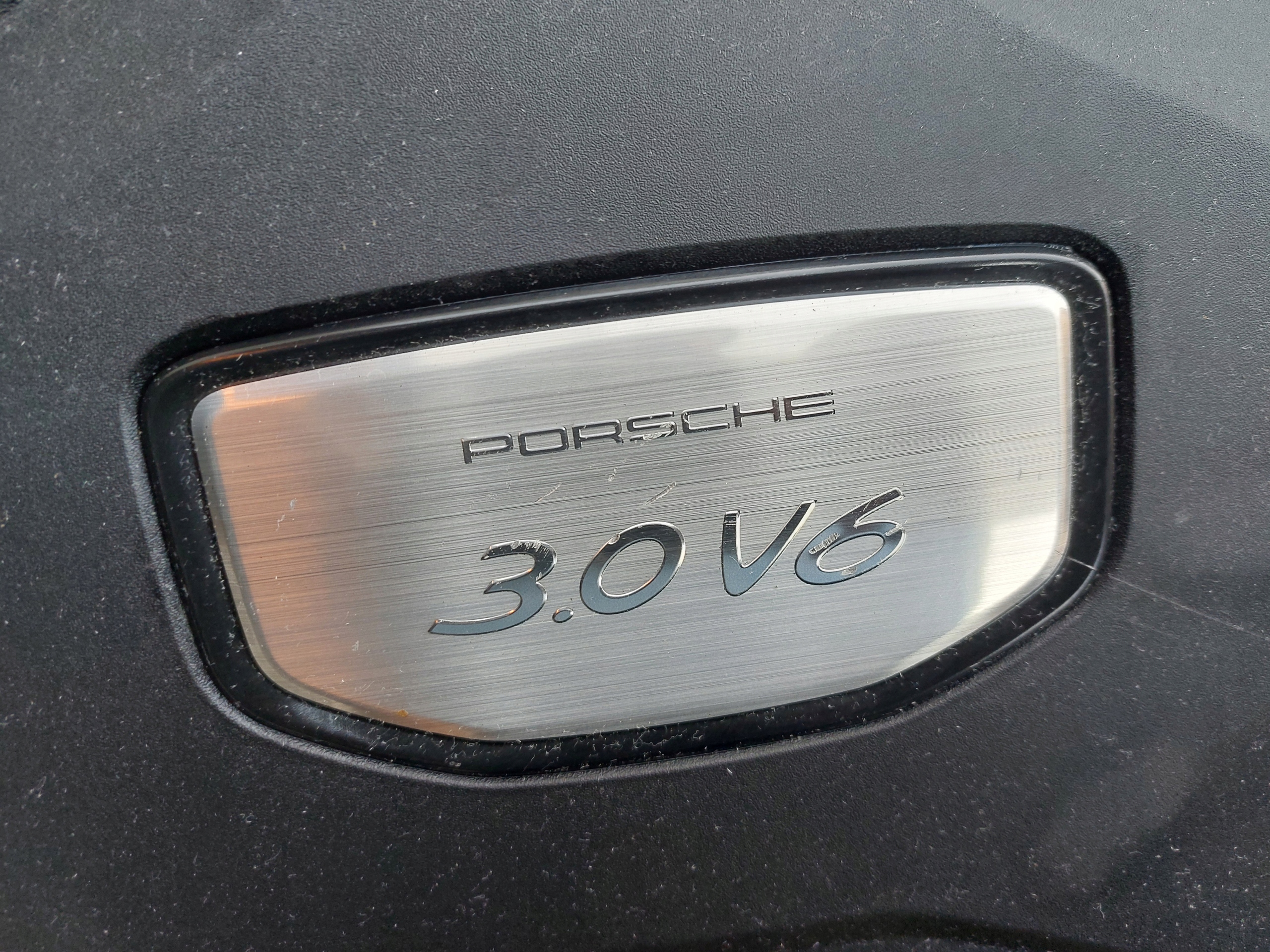 motor cover upper DO PORSCHE CAYENNE III 3.0 B 22r