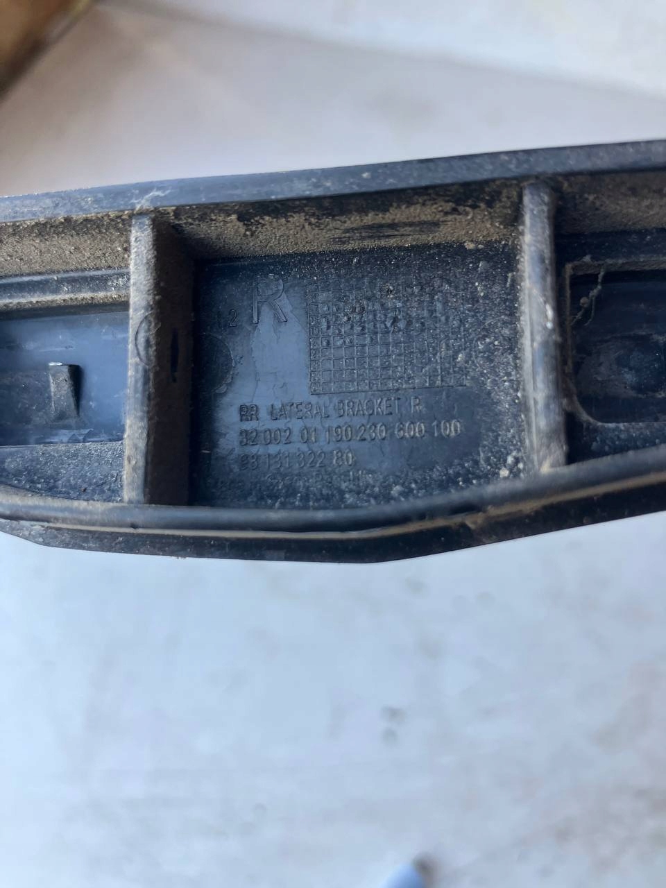 bumper bracket right rear part CITROEN C3 III 9813132280