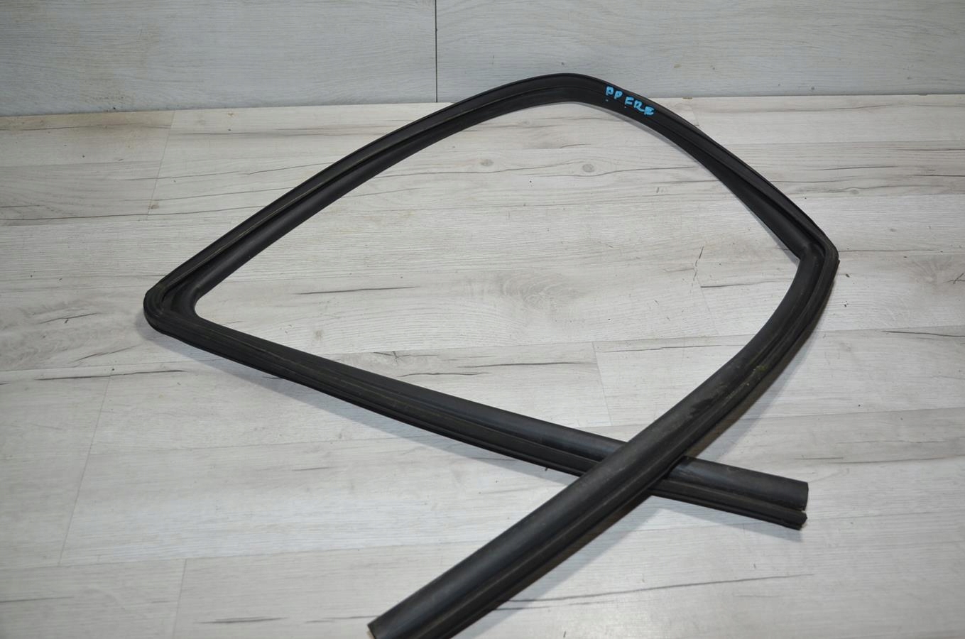gasket windows door right front FIAT FREEMONT 12