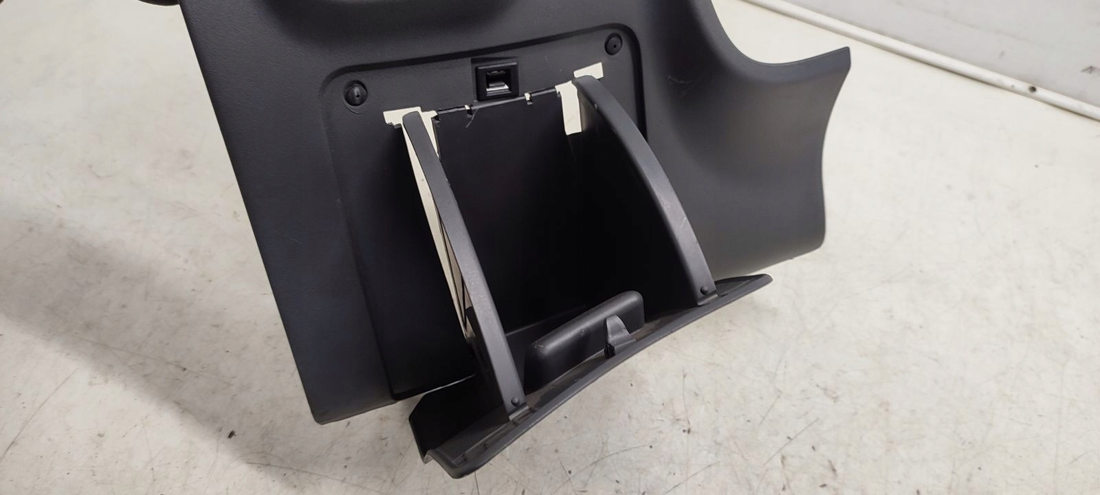 passenger compartment driver´s below steering wheel, Seat Ibiza 6L LIFT 5D 1,9 TDI