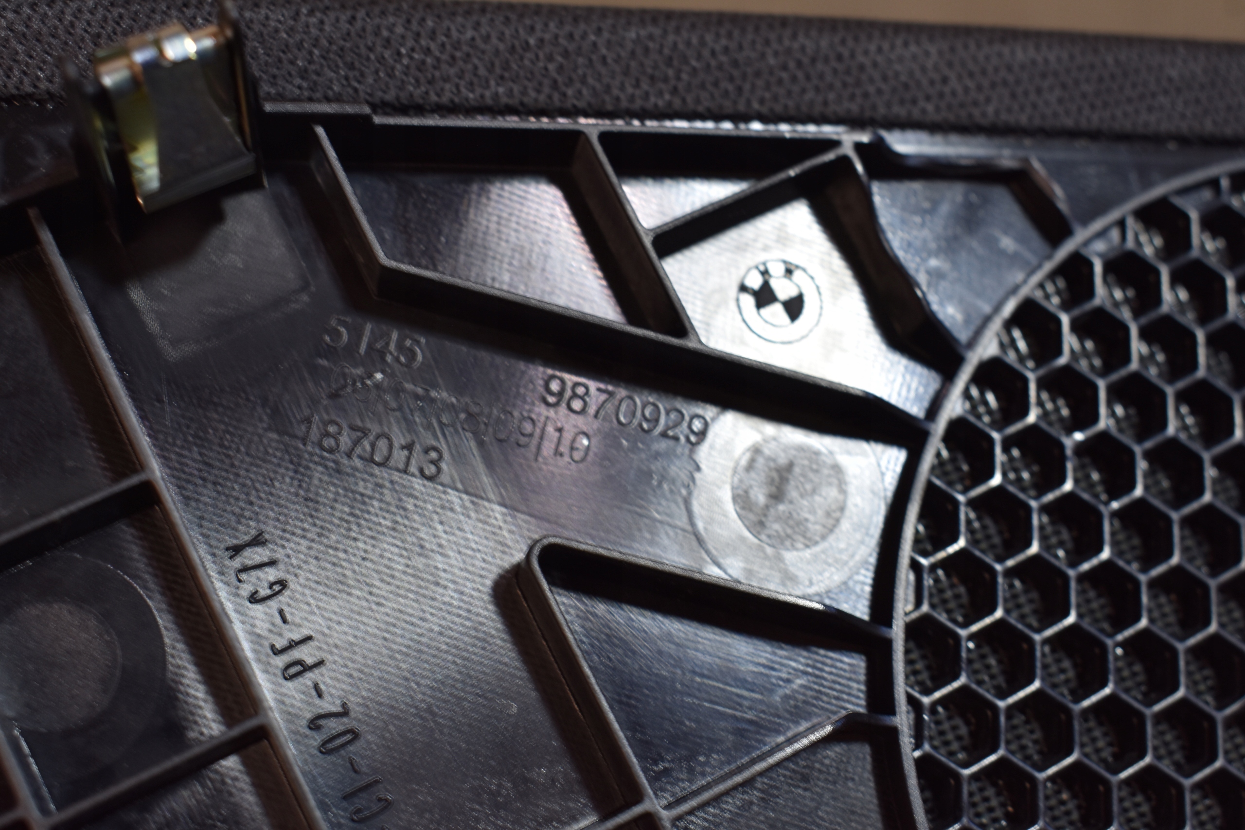 IDEALNA Blende Abdeckung konsole HEAD-UP BMW G70 1
