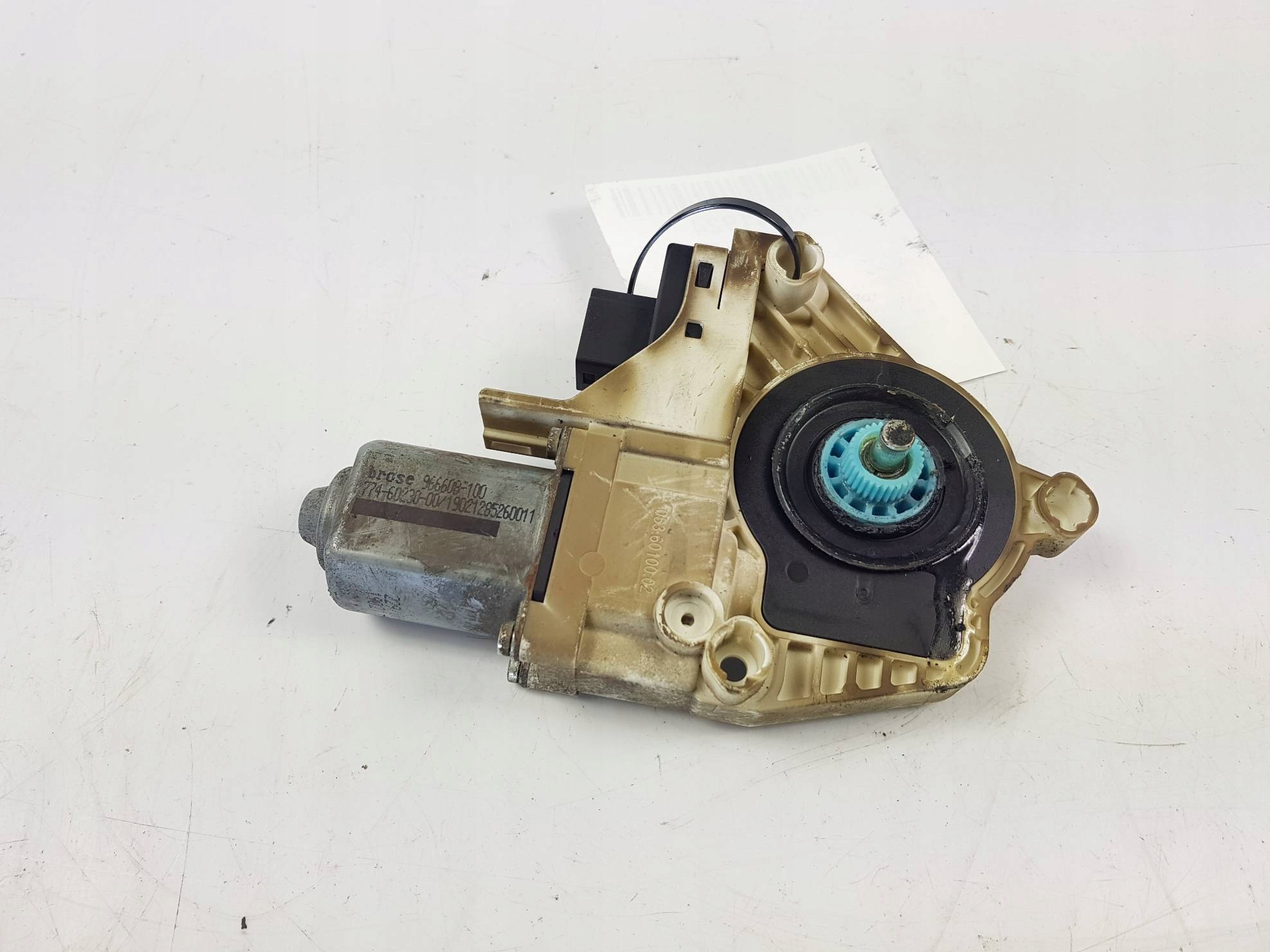 mini motor windows left front 8K0959811 SKODA YETI