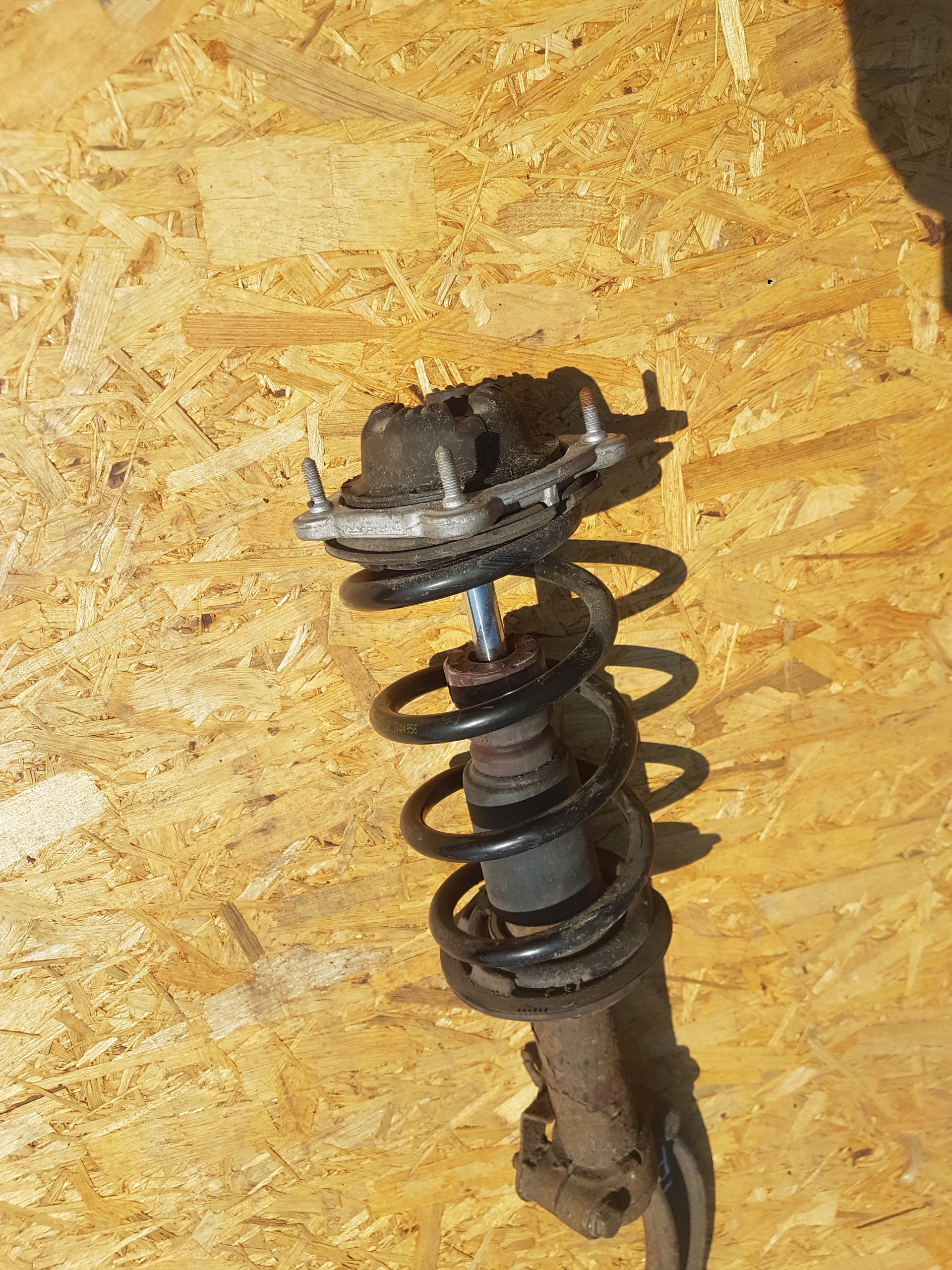 shock absorber right front AUDI A6 C7 A7 4G0413031AF