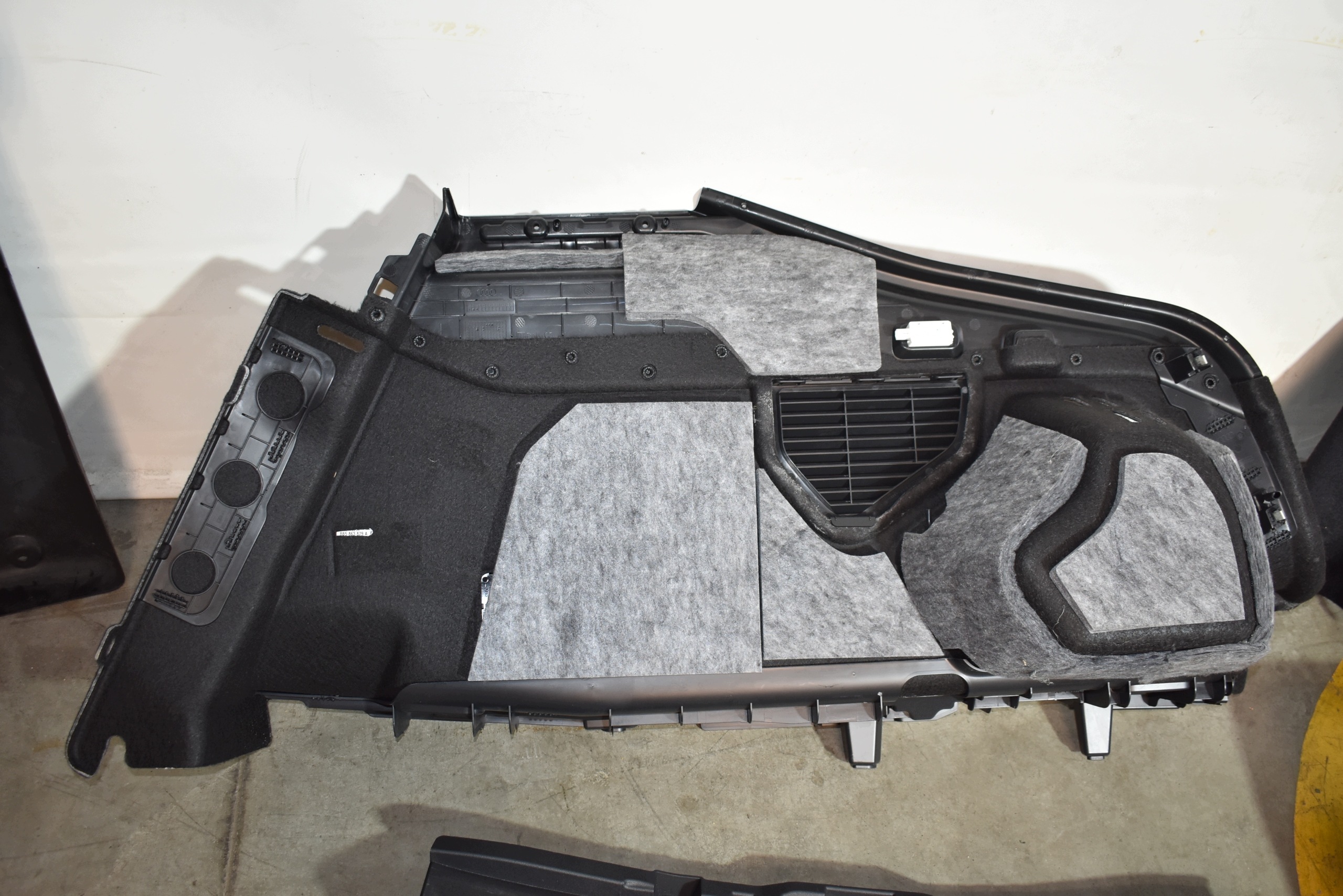 IDEALNY boot KPL. upholstery AUDI A5 B10 sedan 1