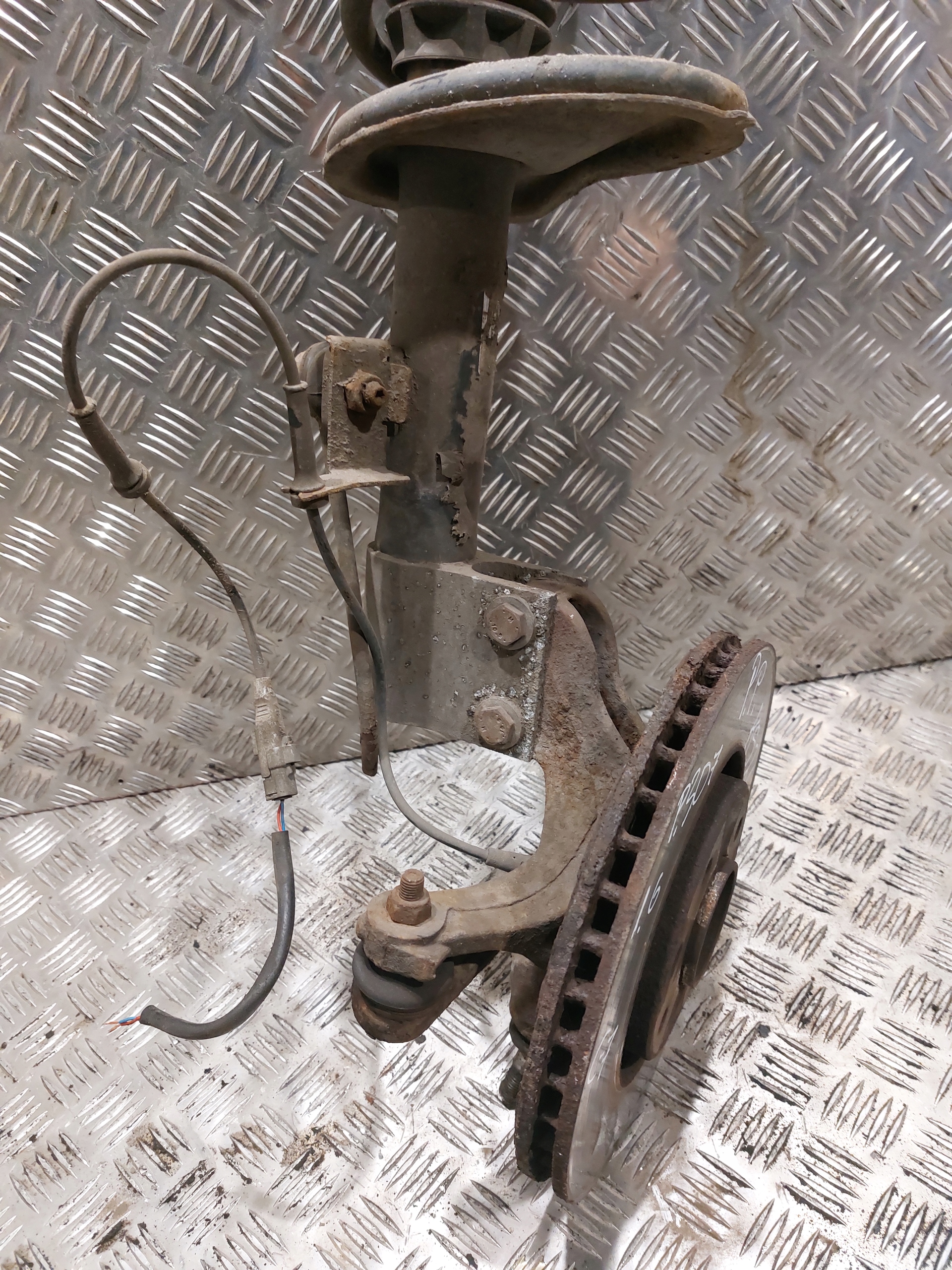 McPherson right front PEUGEOT 307 1.6