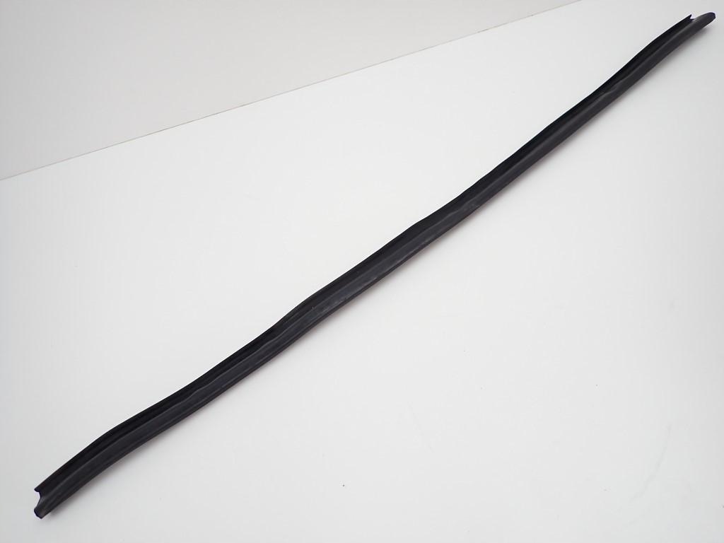 USZCZELKA GUMA MASKI OPEL ASTRA III H 05R