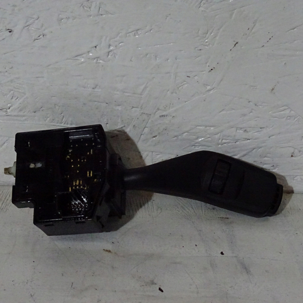 FORD FOCUS MK2 Bouton Indicateurs de direction 4M5T-13335-BD
