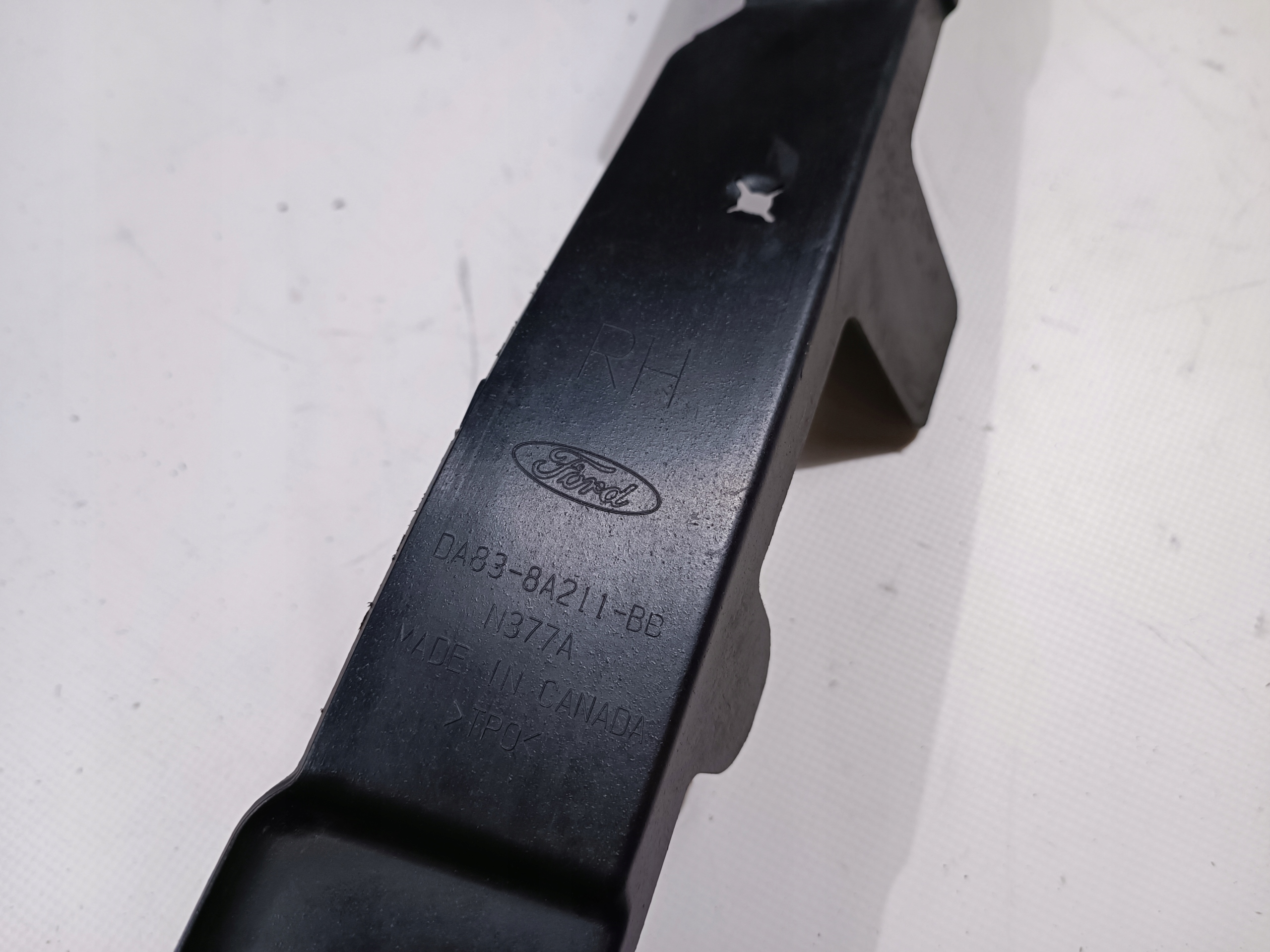air duct air line right Ford Flex 2011