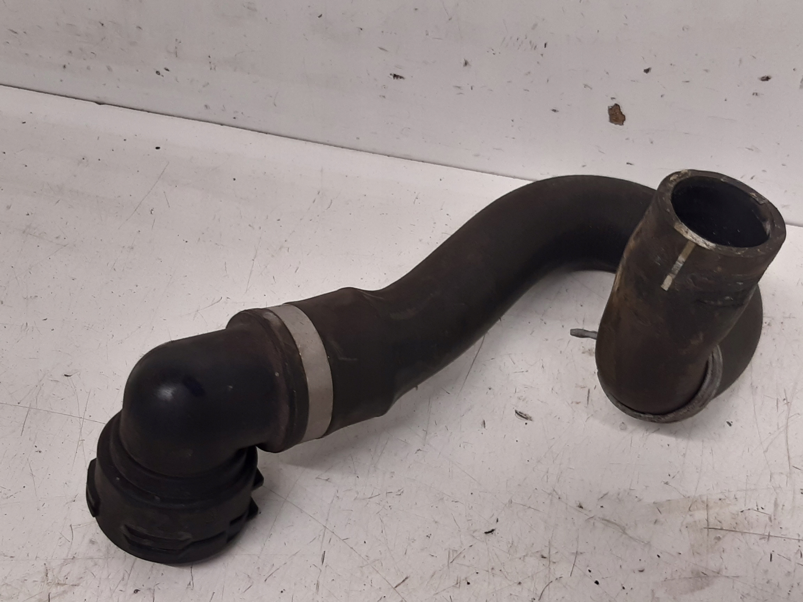vedení vody BV618286DP Ford C-MAX
