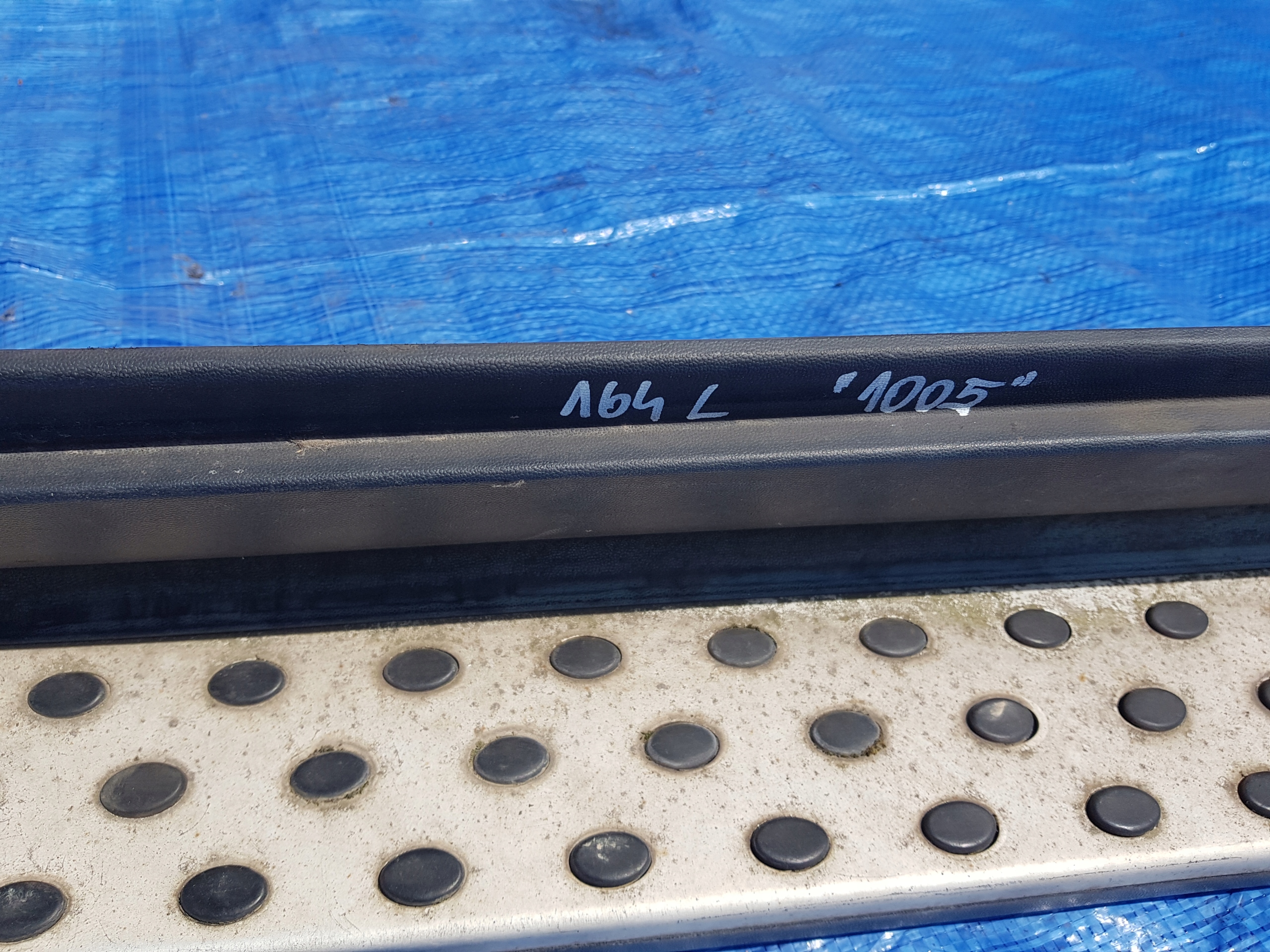 left threshold MERCEDES ML W164 cap moulding STOPIEN