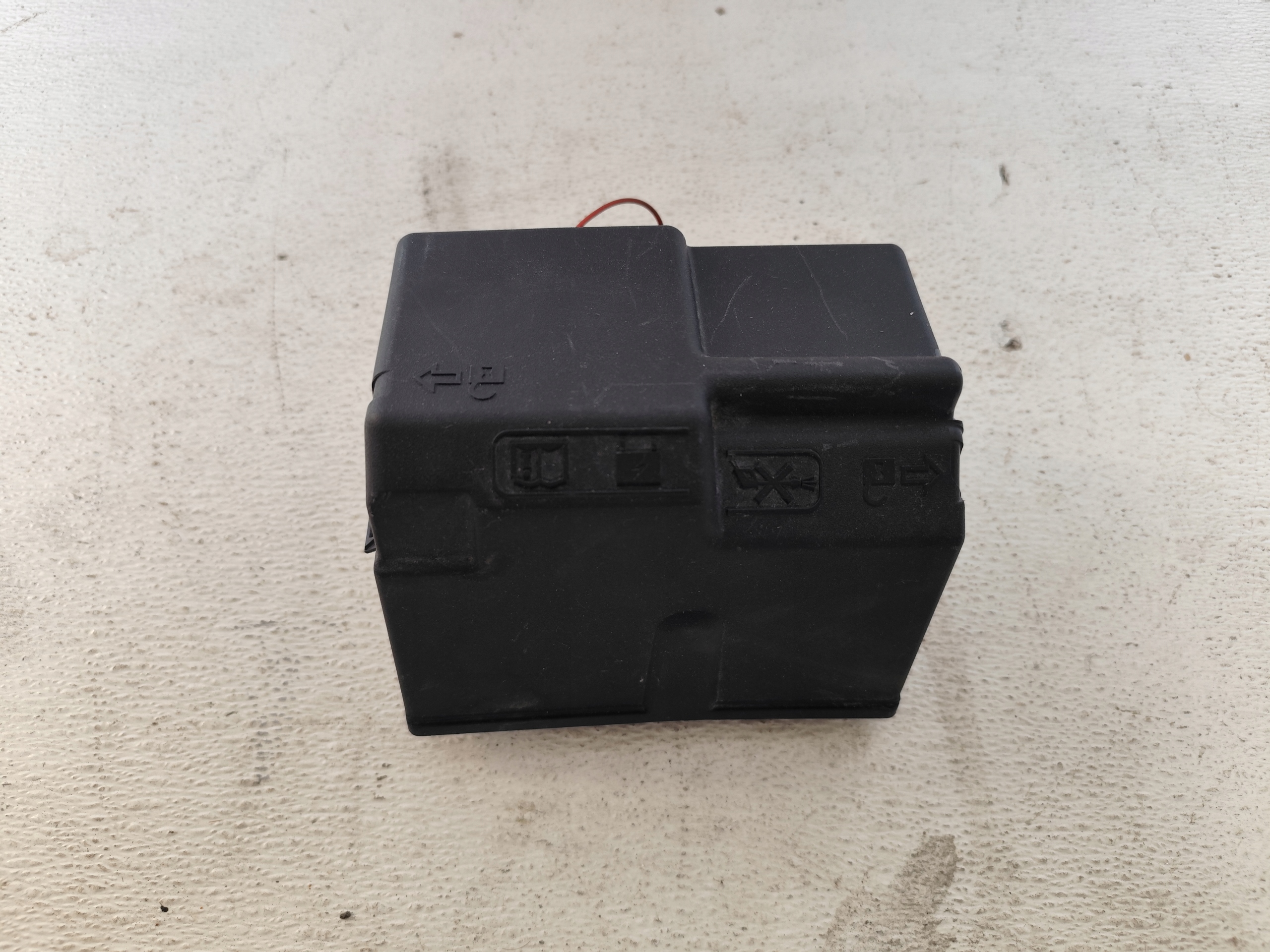 OPEL INSIGNIA B 2019 1.5T terminal plus fuse