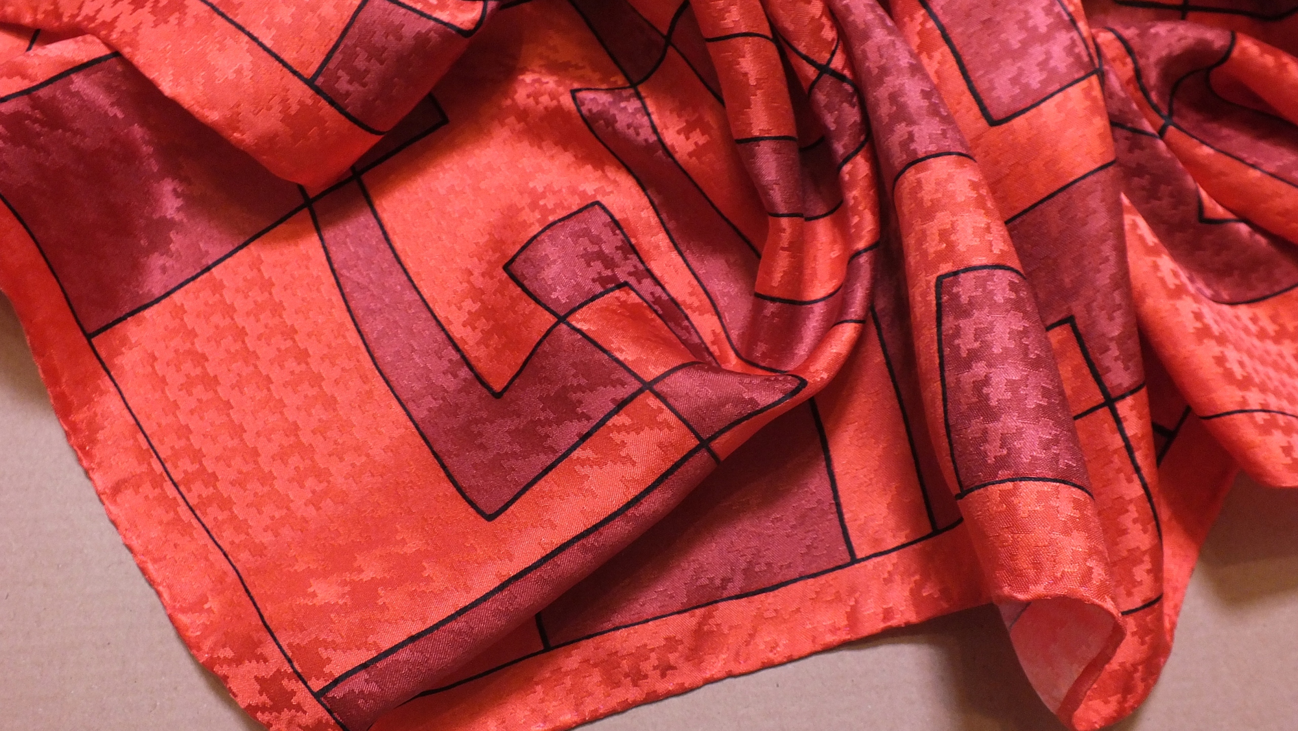 ASCOM apaszka 100% JEDWAB Cechy dodatkowe brak