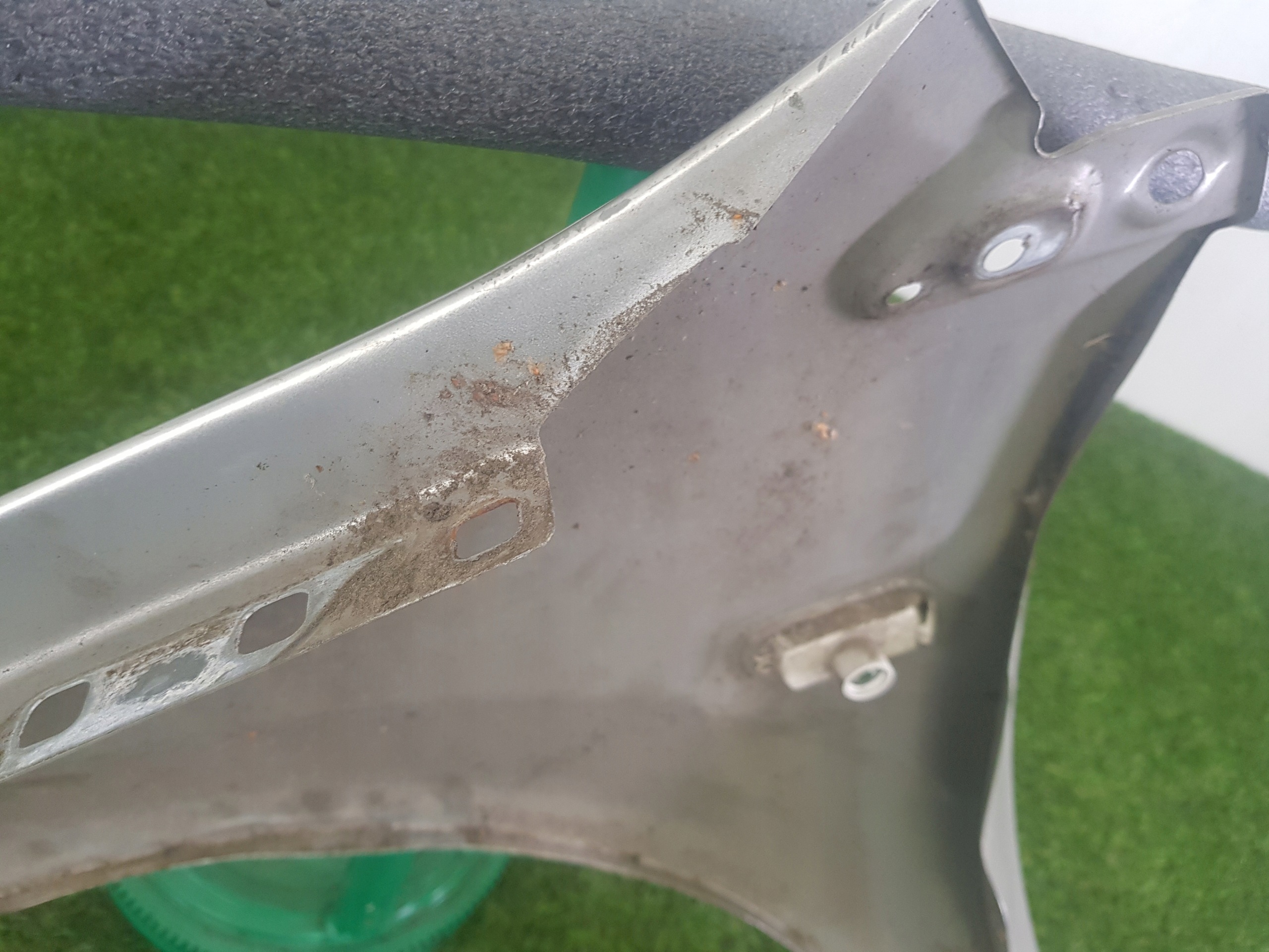 fender right front LIFT FORD FIESTA MK 6