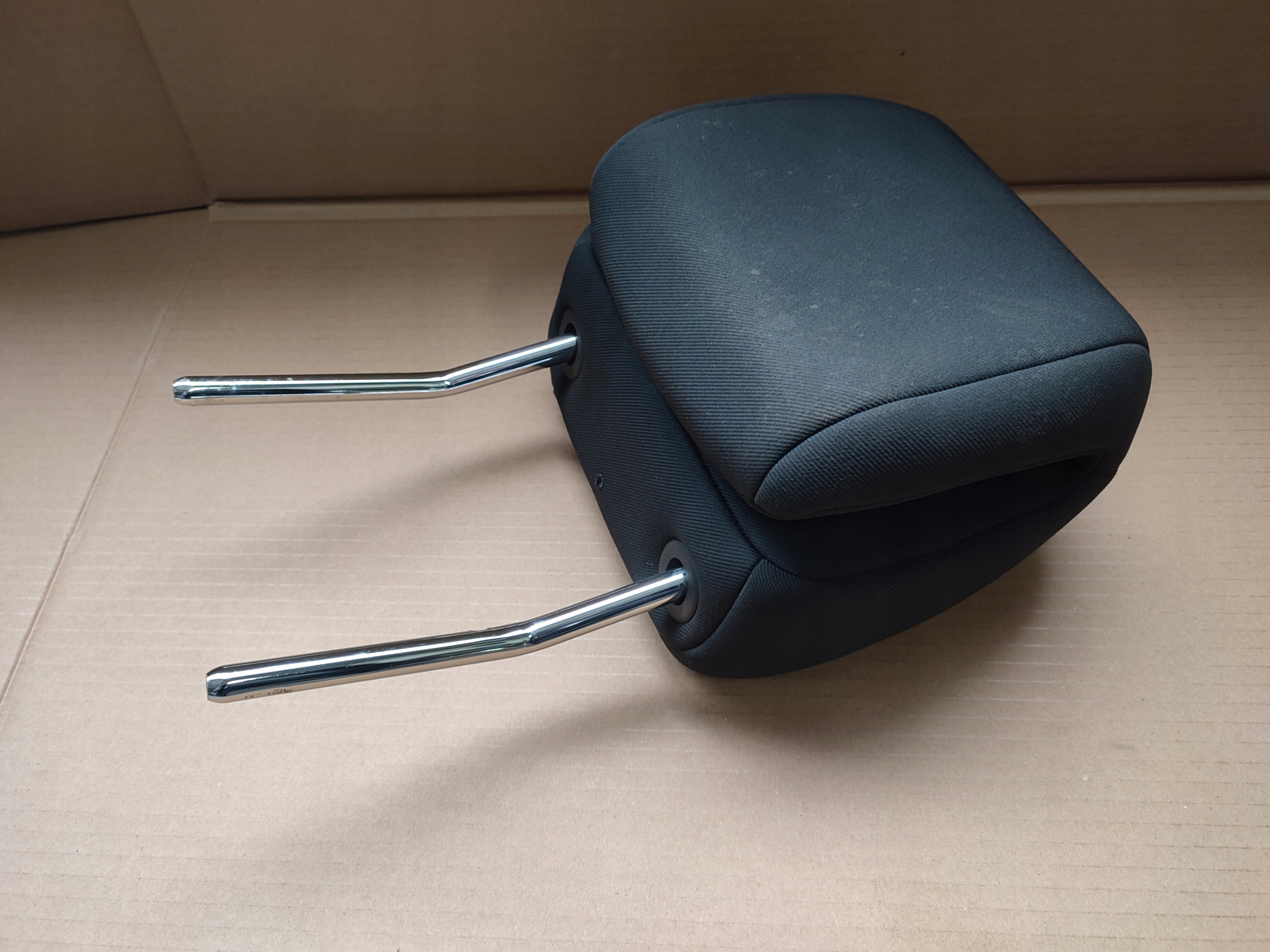 PEUGEOT 508 ZAGŁÓWEK PRAWY PRZÓD MATERIAŁ