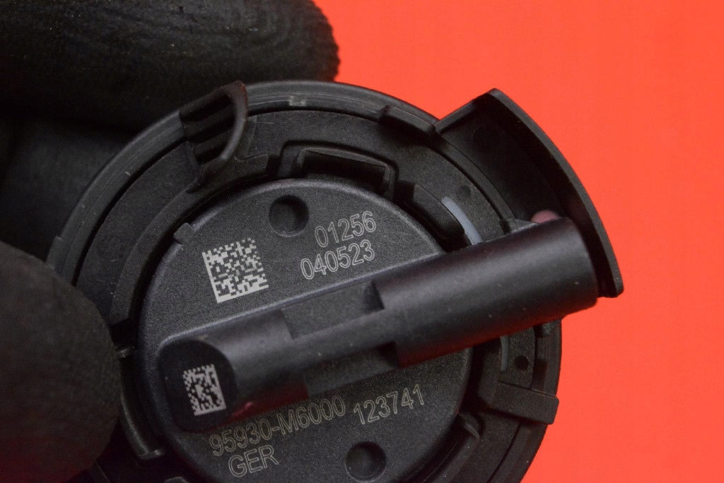 impact sensor left front 95930-M6000 KIA SPORTAGE 5 V 21-25
