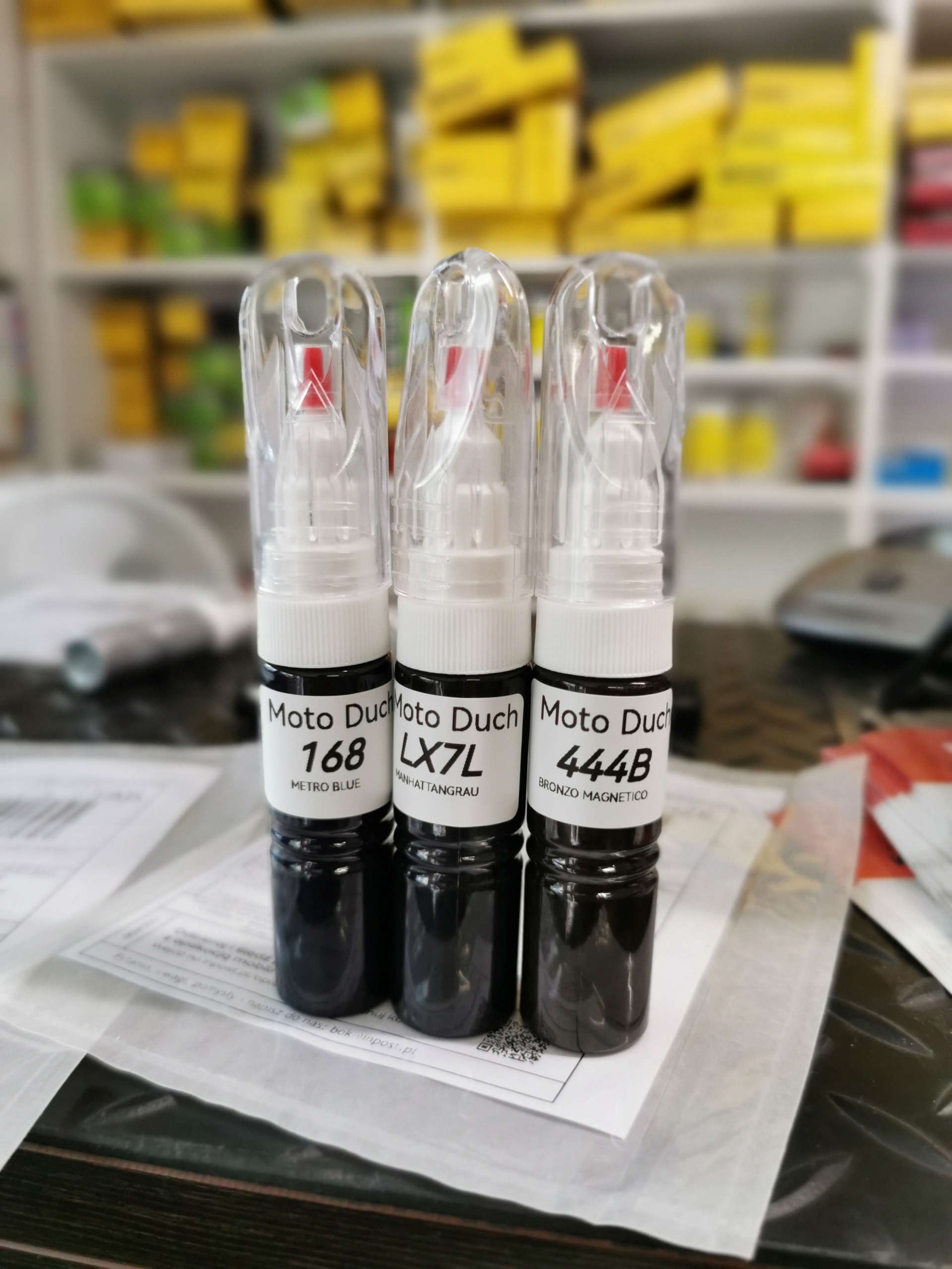 FARBA NA ZAPRAWKI W SAMOCHODZIE LAKIER ZAPRAWKOWY Pojemność opakowania 20 ml