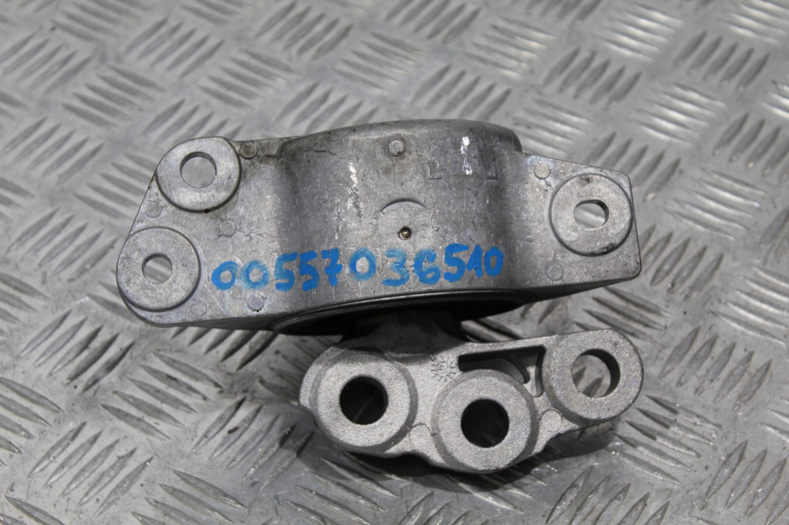 holder engine mount FIAT 500 L 500L 00557036510