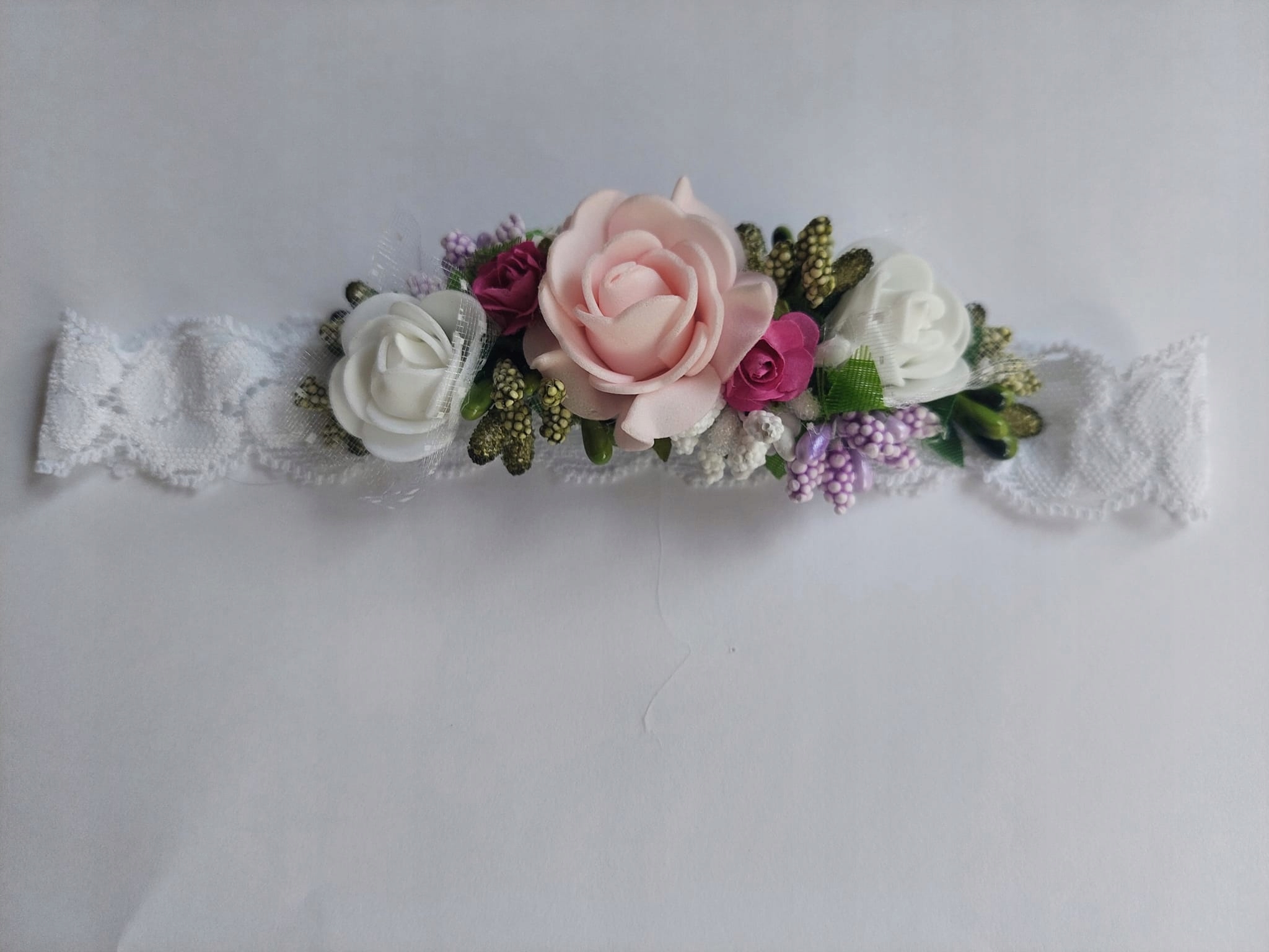 Opaska koronkowa z kwiatkami wianek BUCIKI 9cm.