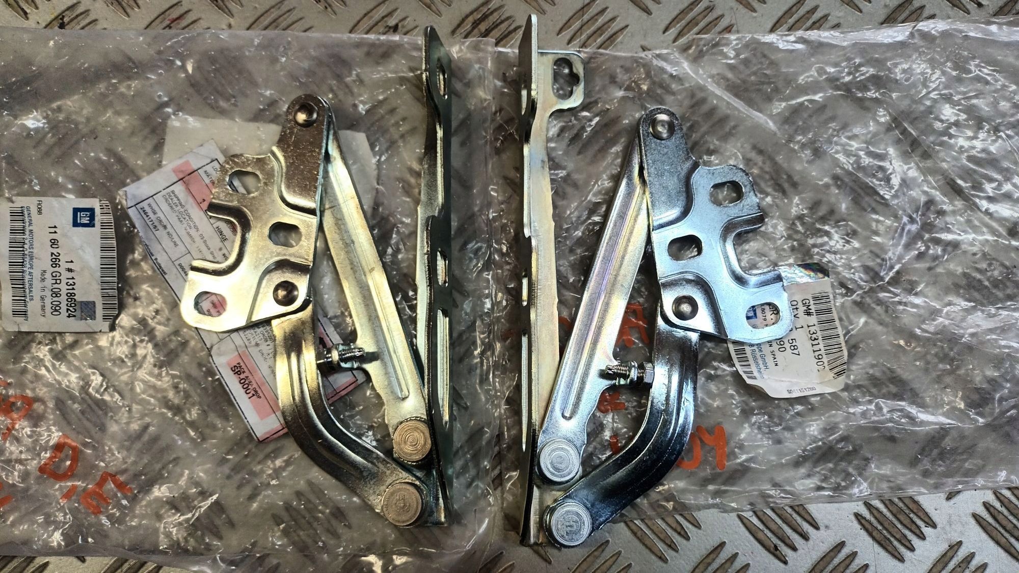 bonnet hinges OPEL CORSA D CORSA E