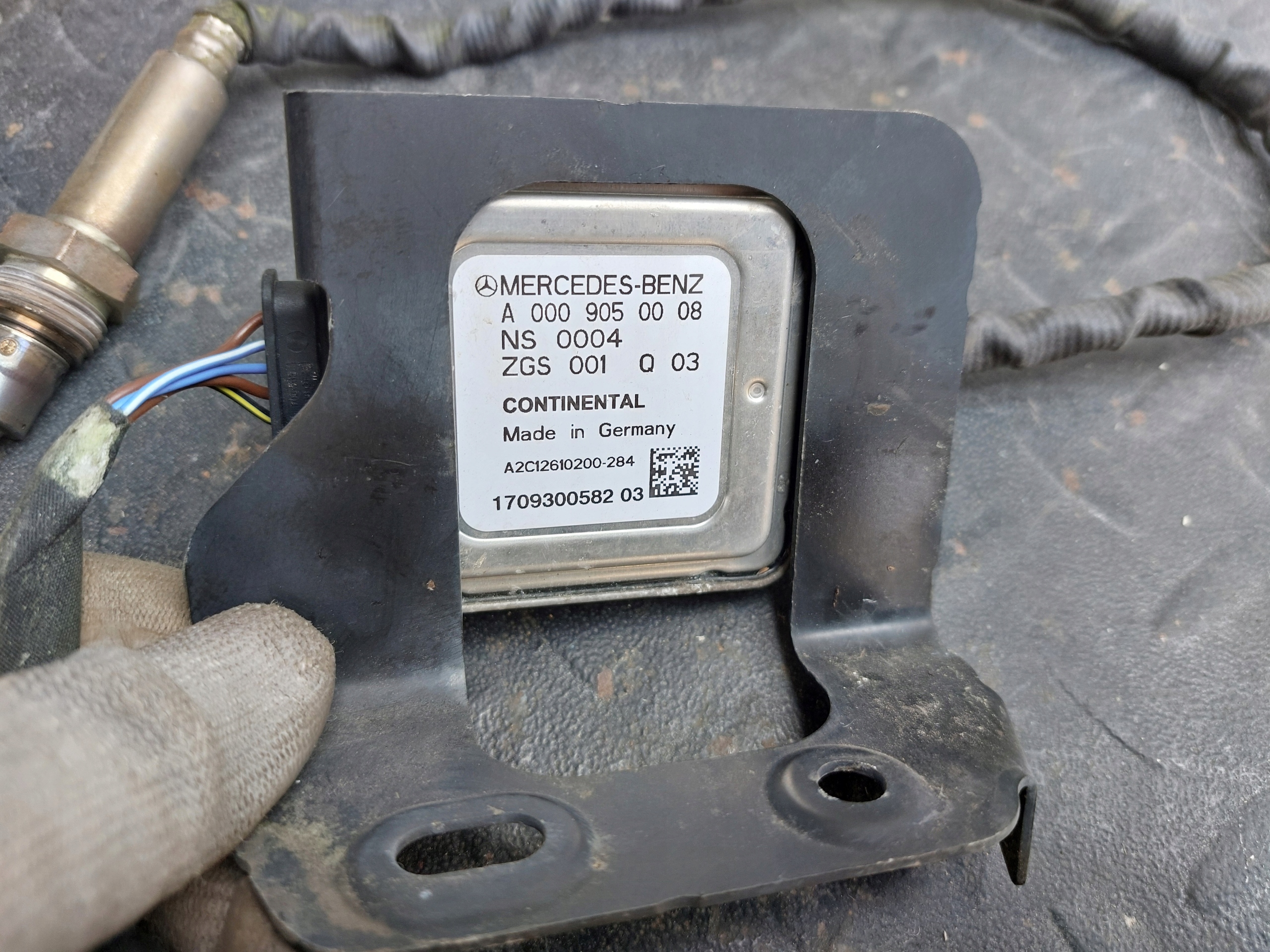 Mercedes-Benz OE A0009050008 Sensor nox