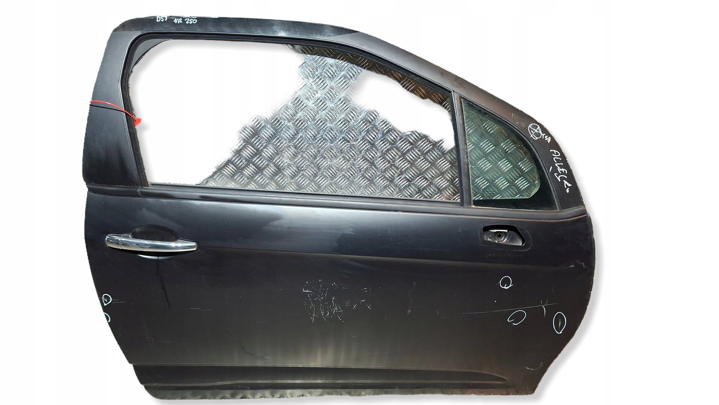 dveře pravé předek CITROEN DS3 2009