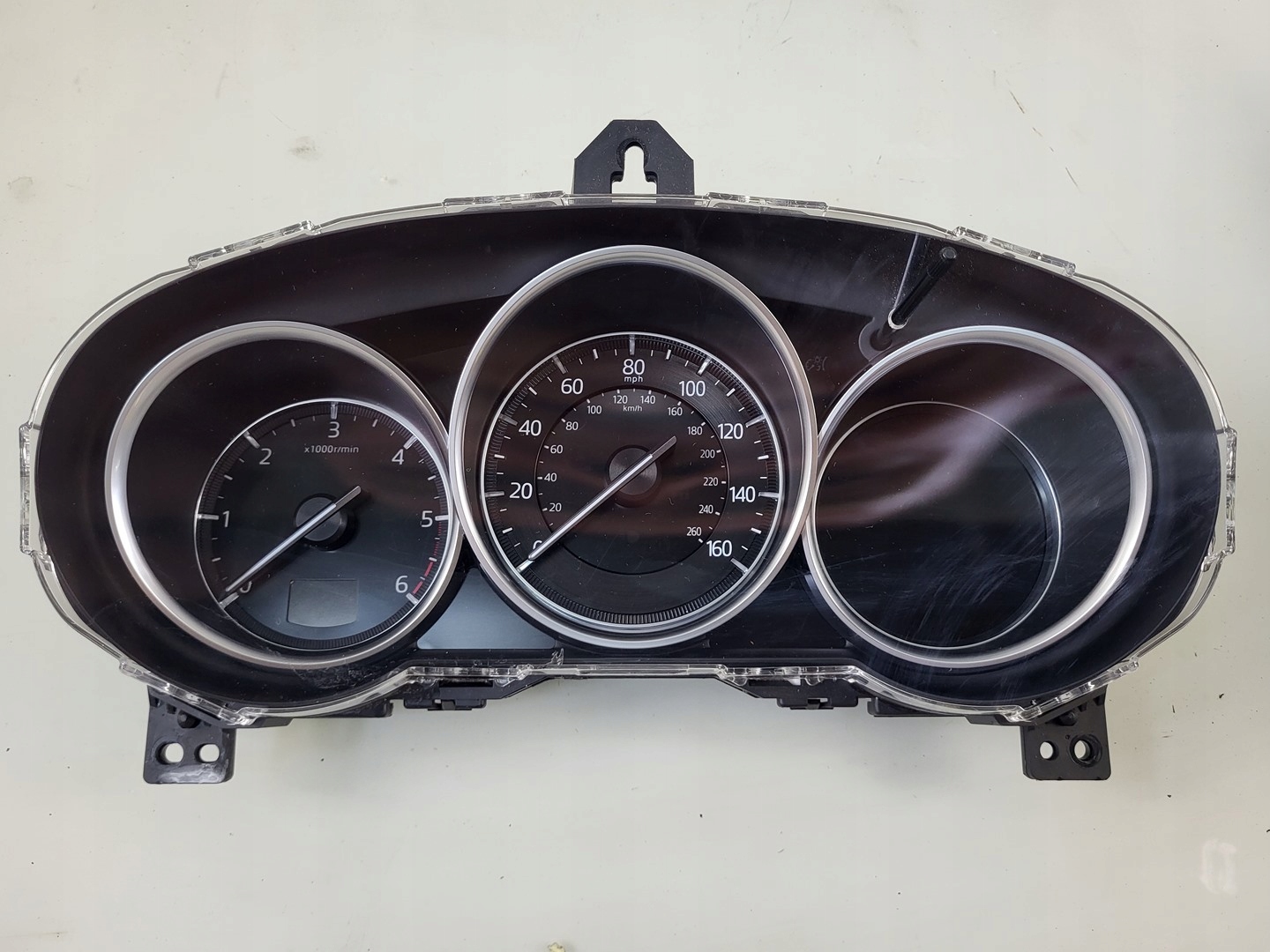 спидометр часы mazda oe TK4955430