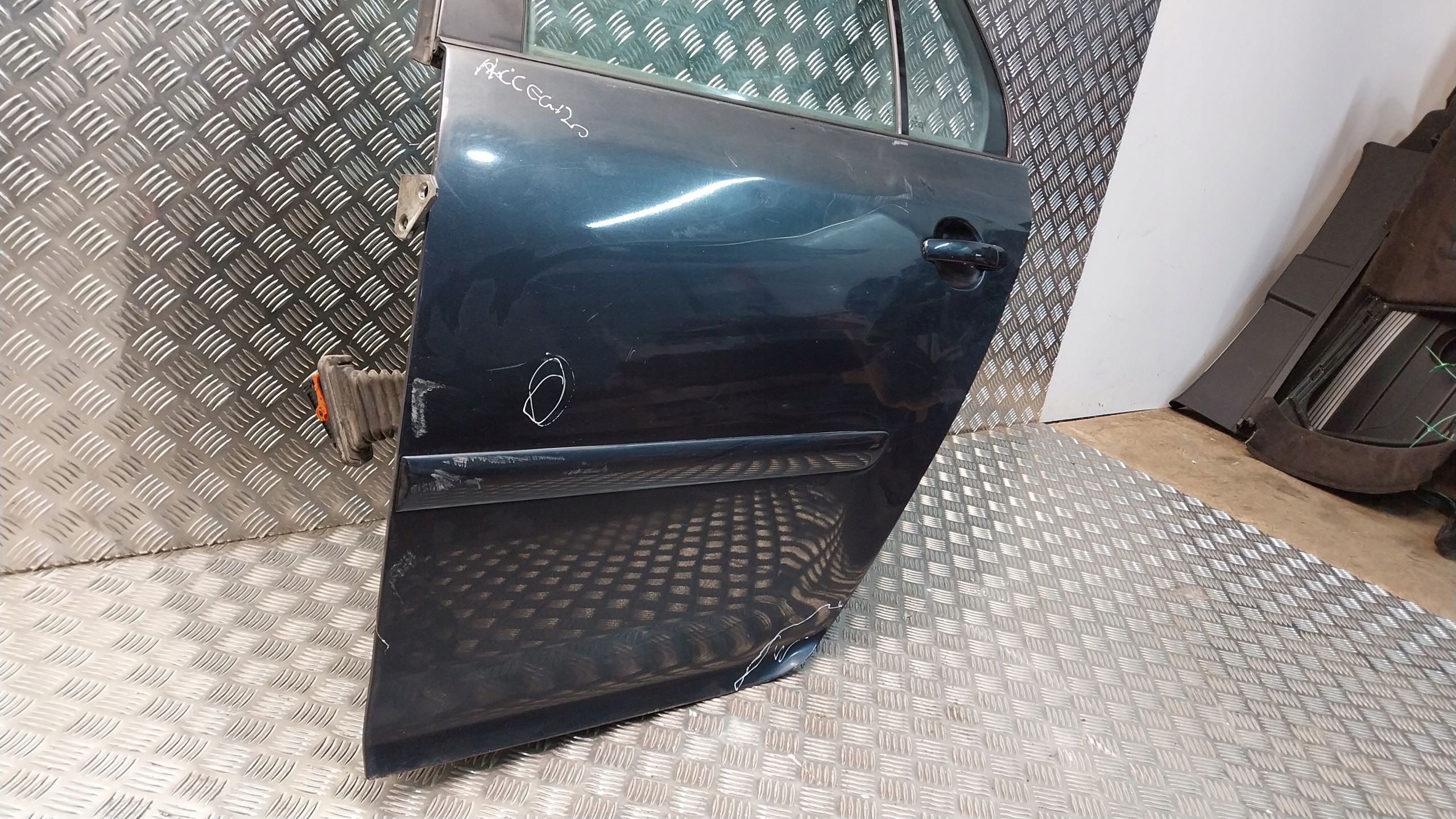 door rear part left VW GOLF V HATCHBACK 03