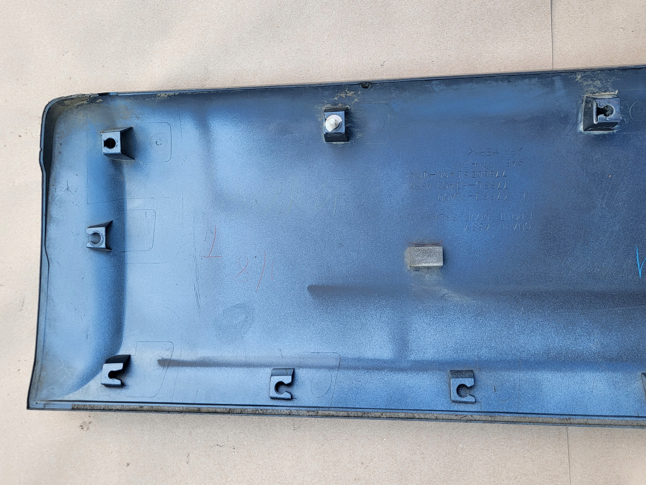 moulding cap for door left front left SUZUKI JIMMY original