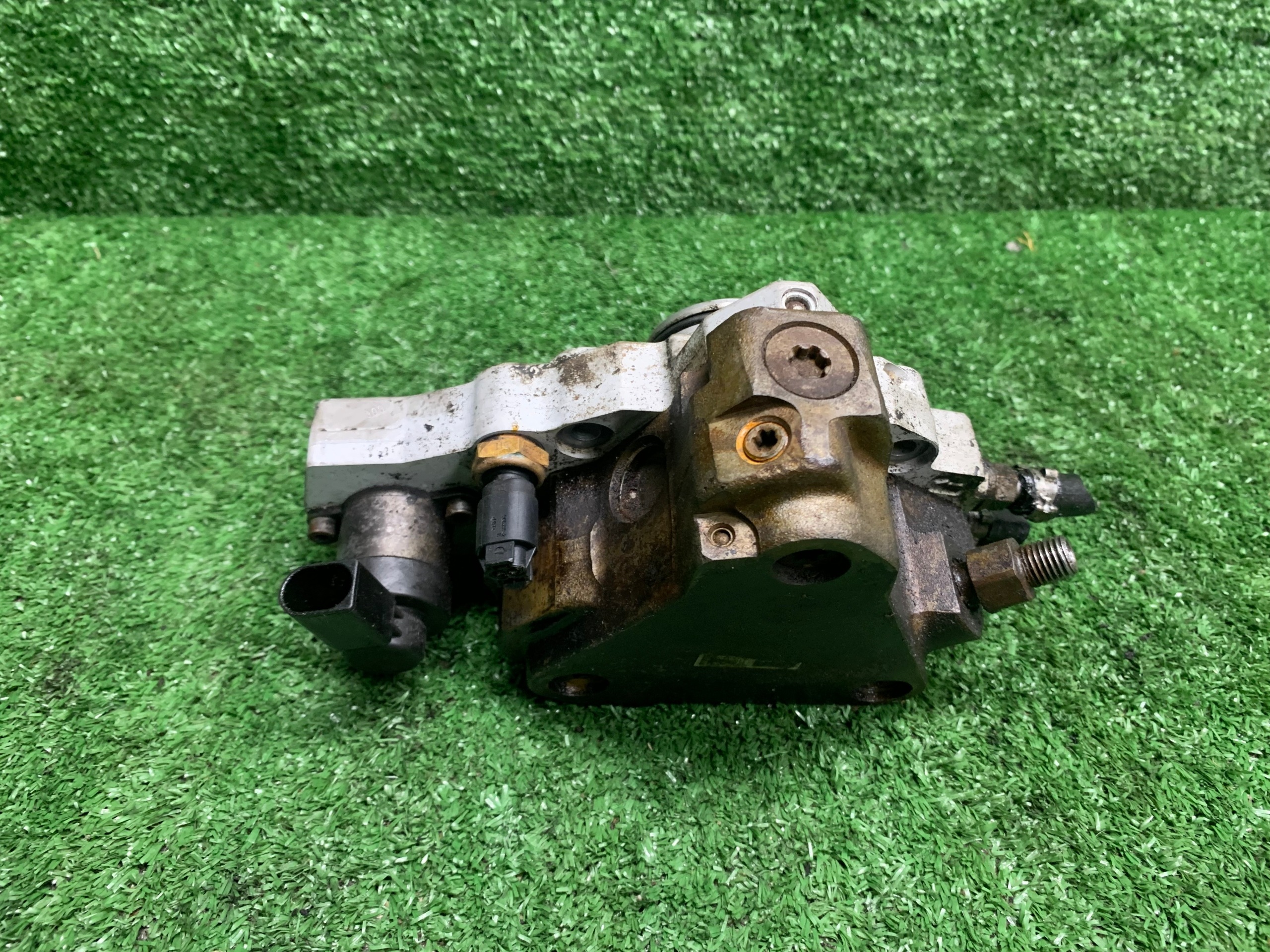 injection pump W211 2.2 2.7 3.2 CDI V6 A6460700301
