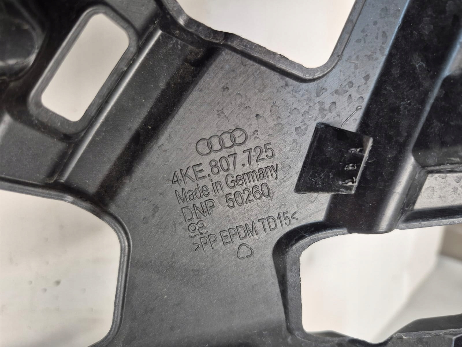 AUDI Q8 E-TRON 4KE LIFT 23- bumper front front grill PDC 4KE807725